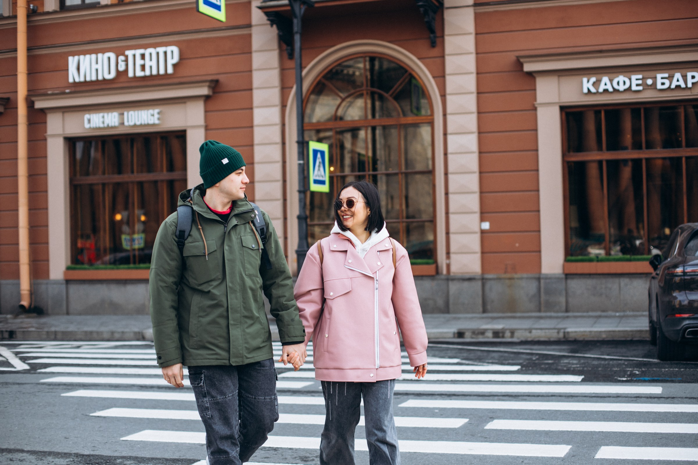 Максим и Катерина в мае. Фотопрогулка в Петербурге. Индивидуальный и семейный фотограф в Санкт-Петербурге
