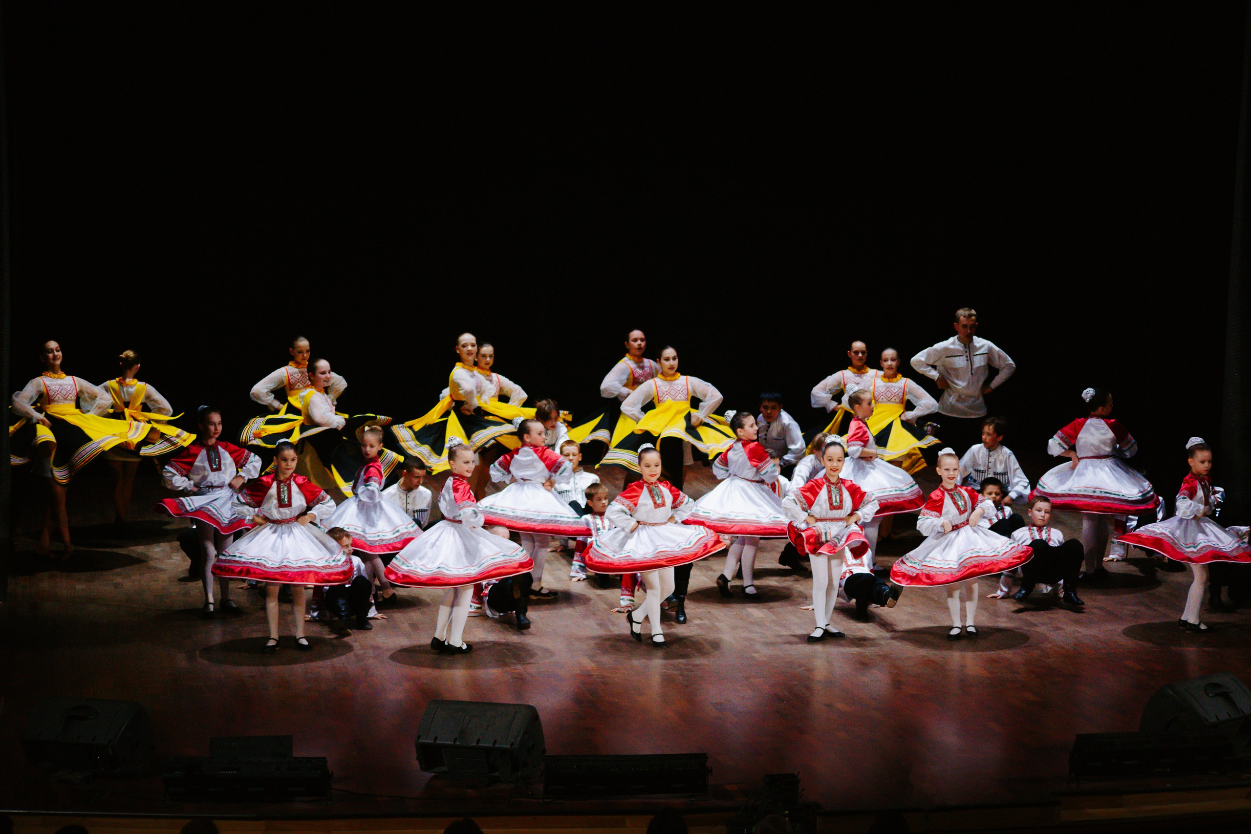 «Уральский сувенир». Концерт танцевальной студии. Фотограф в Челябинске Ополихина Анна