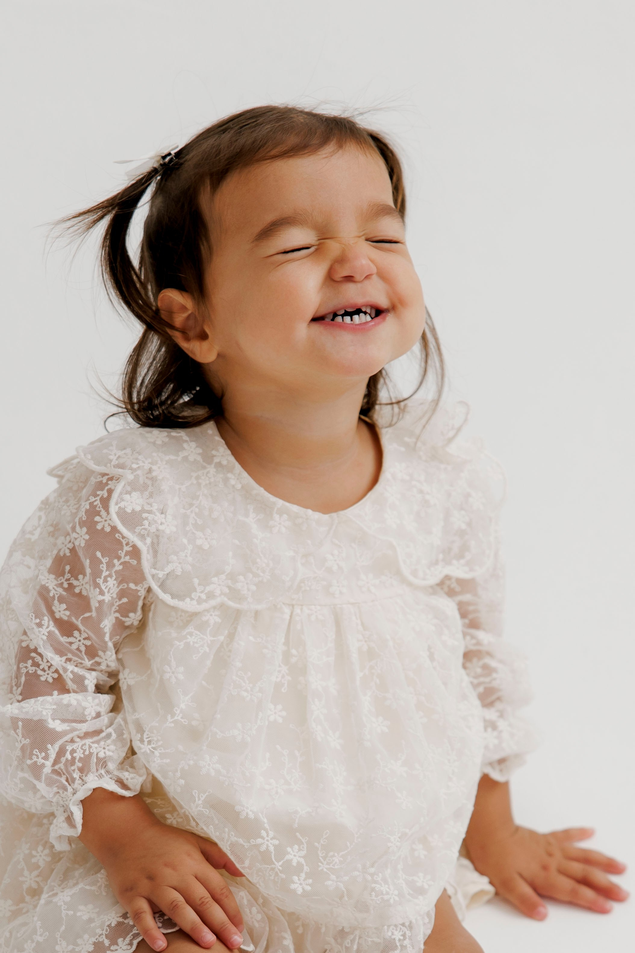 Family photoshoot inside the studio. Wedding and family photographer