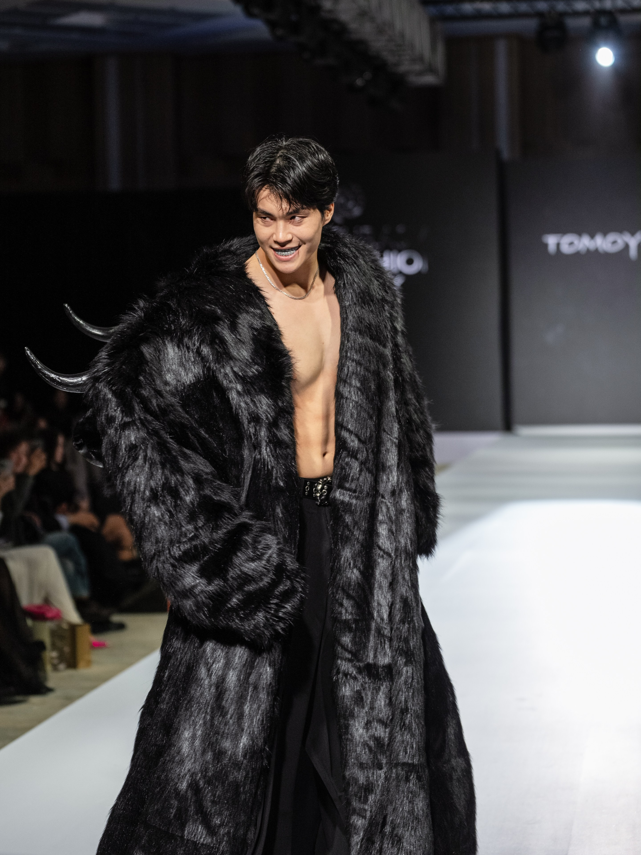 Eurasia Fashion Week Tomoyov. Сайт Алматинского НЮ АРТ, будуар и фэшн фотографа Дениса Карпенко