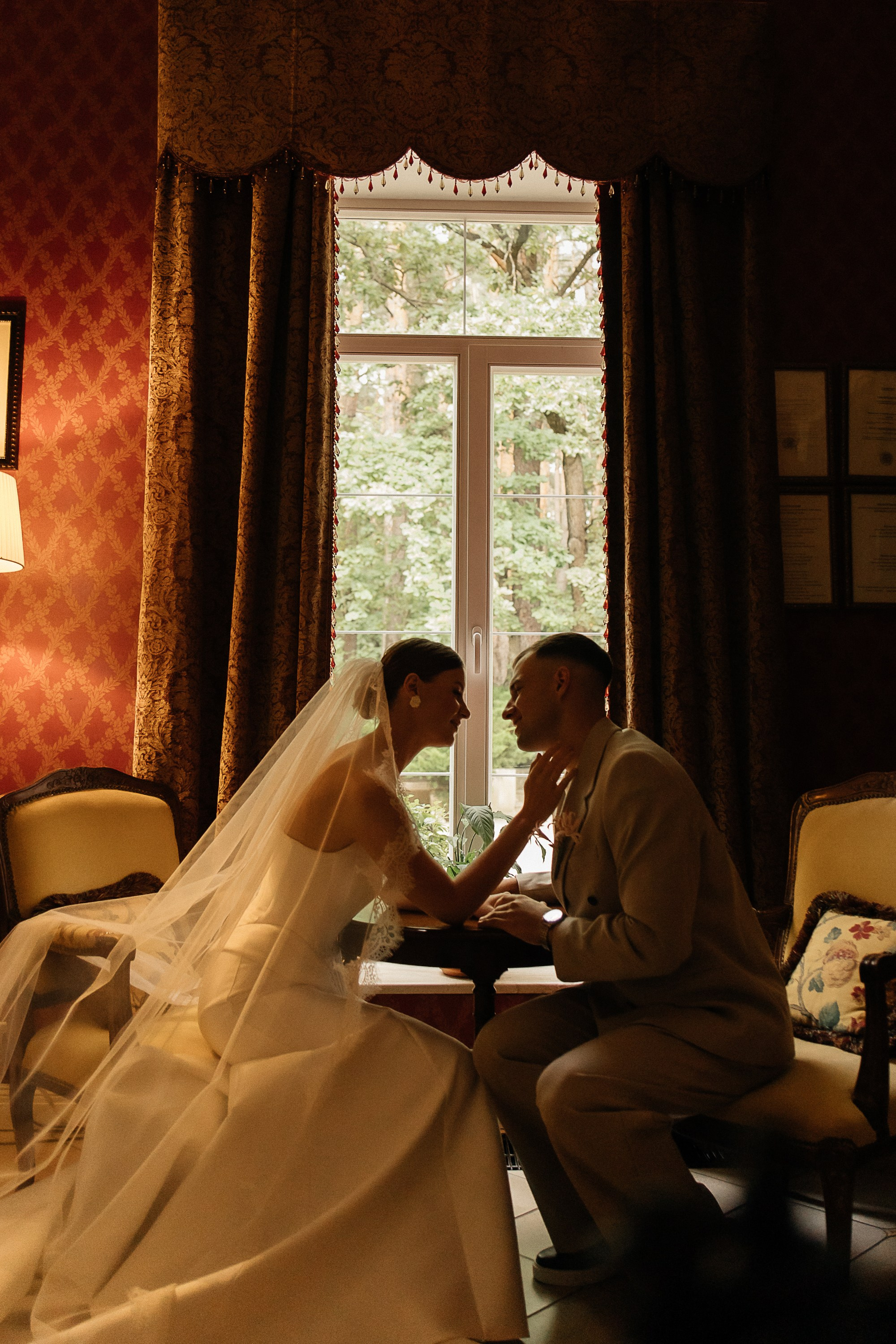 Свадьбная фотосессия в отеле Кронон (Гродно, Беларусь). Свадебный и семейный фотограф Виолетта Сидельникова. Краснодар, Россия, Беларусь, Европа