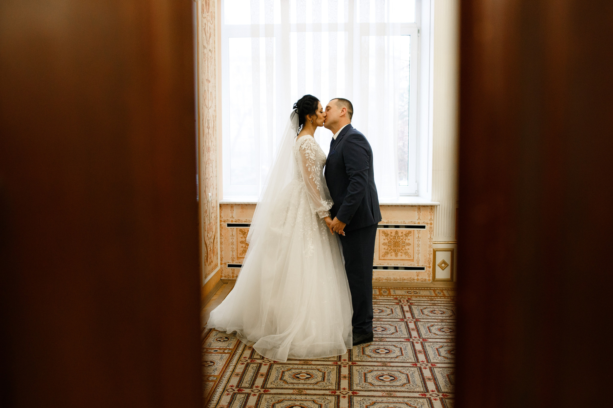 Максим и Виктория. Репортажный Фотограф в Москве Юра Гушан