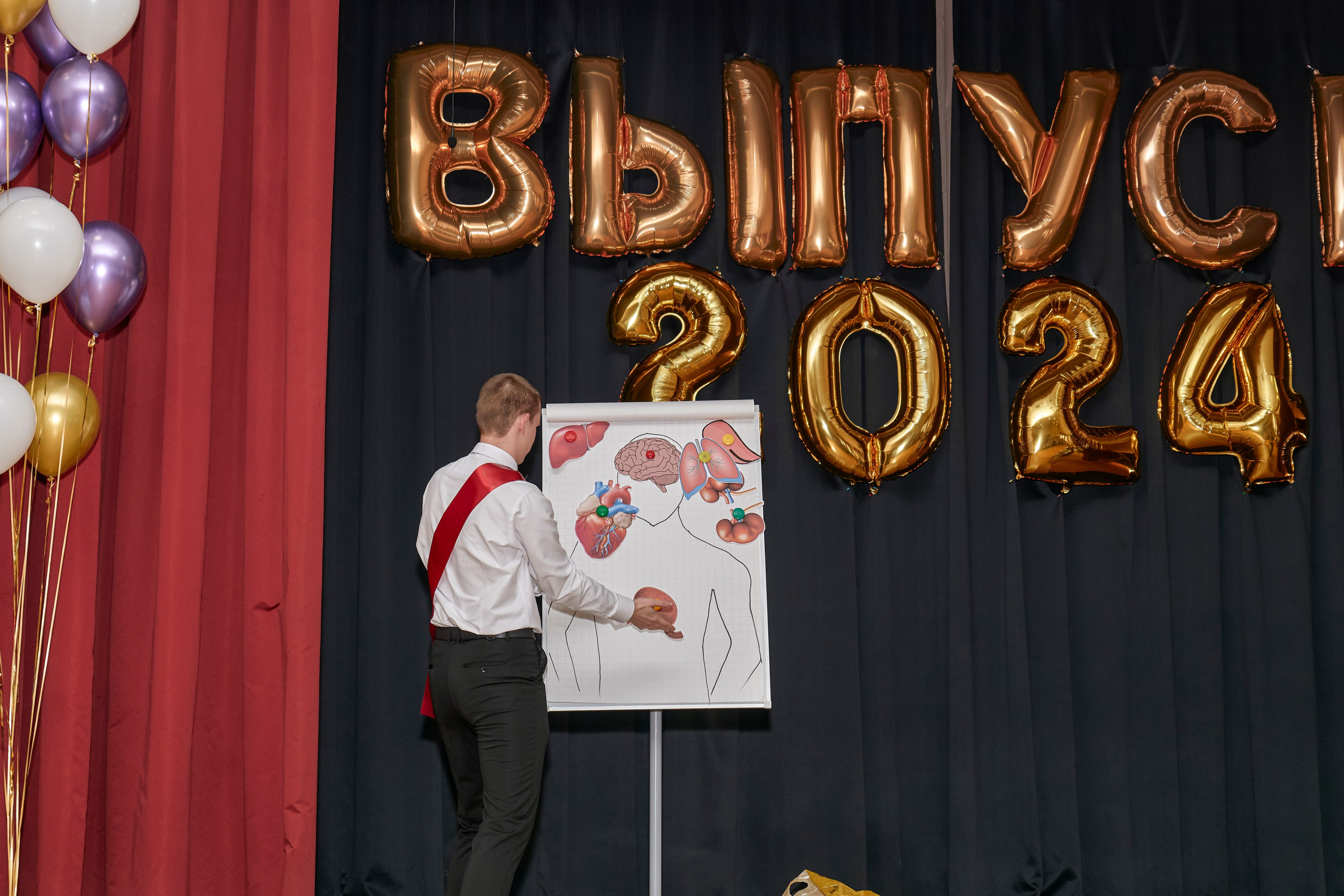 Последний звонок школа 1413. Детский и семейный фотограф г. Москва Оксана Катаджи