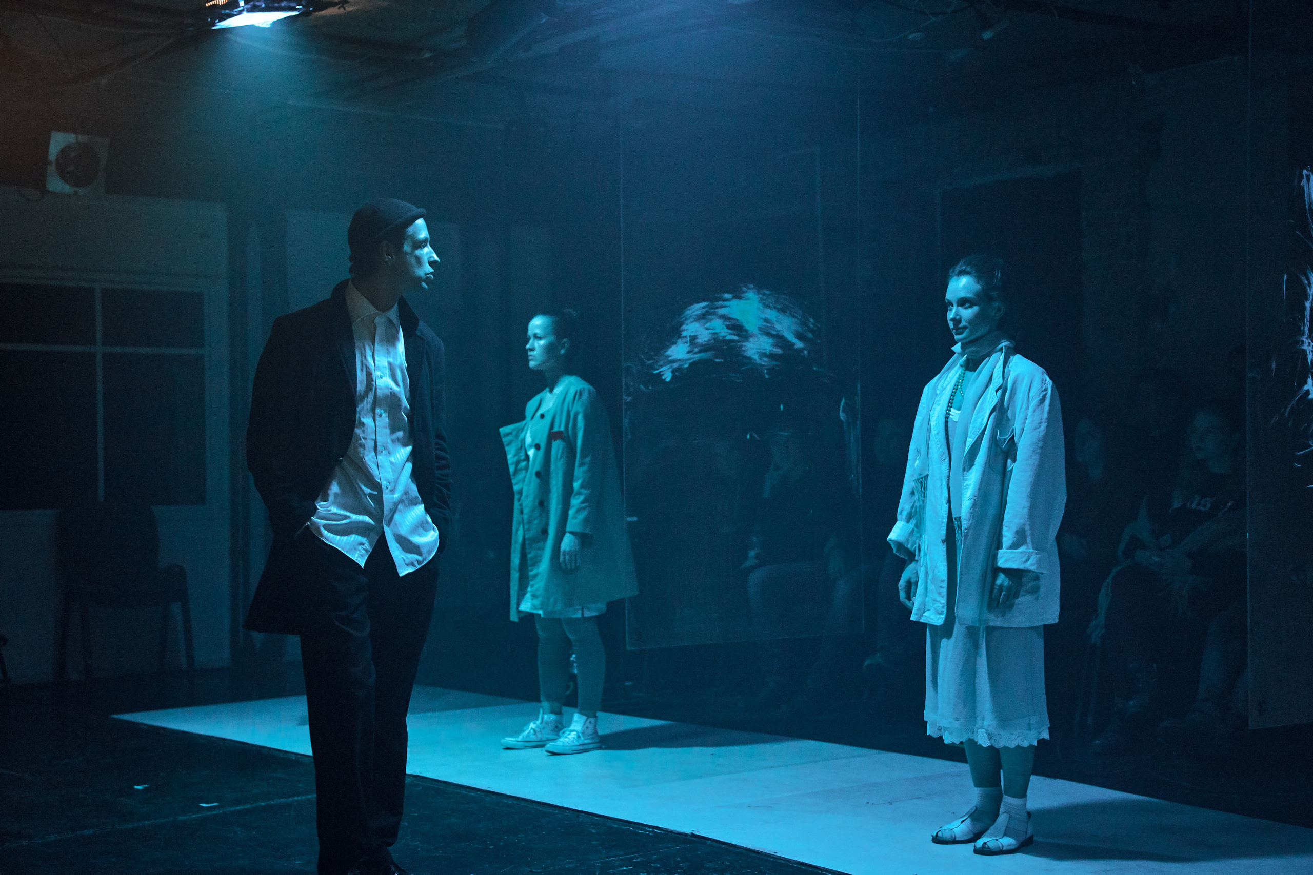 Всего лишь конец света. Фотограф Нина Антонова