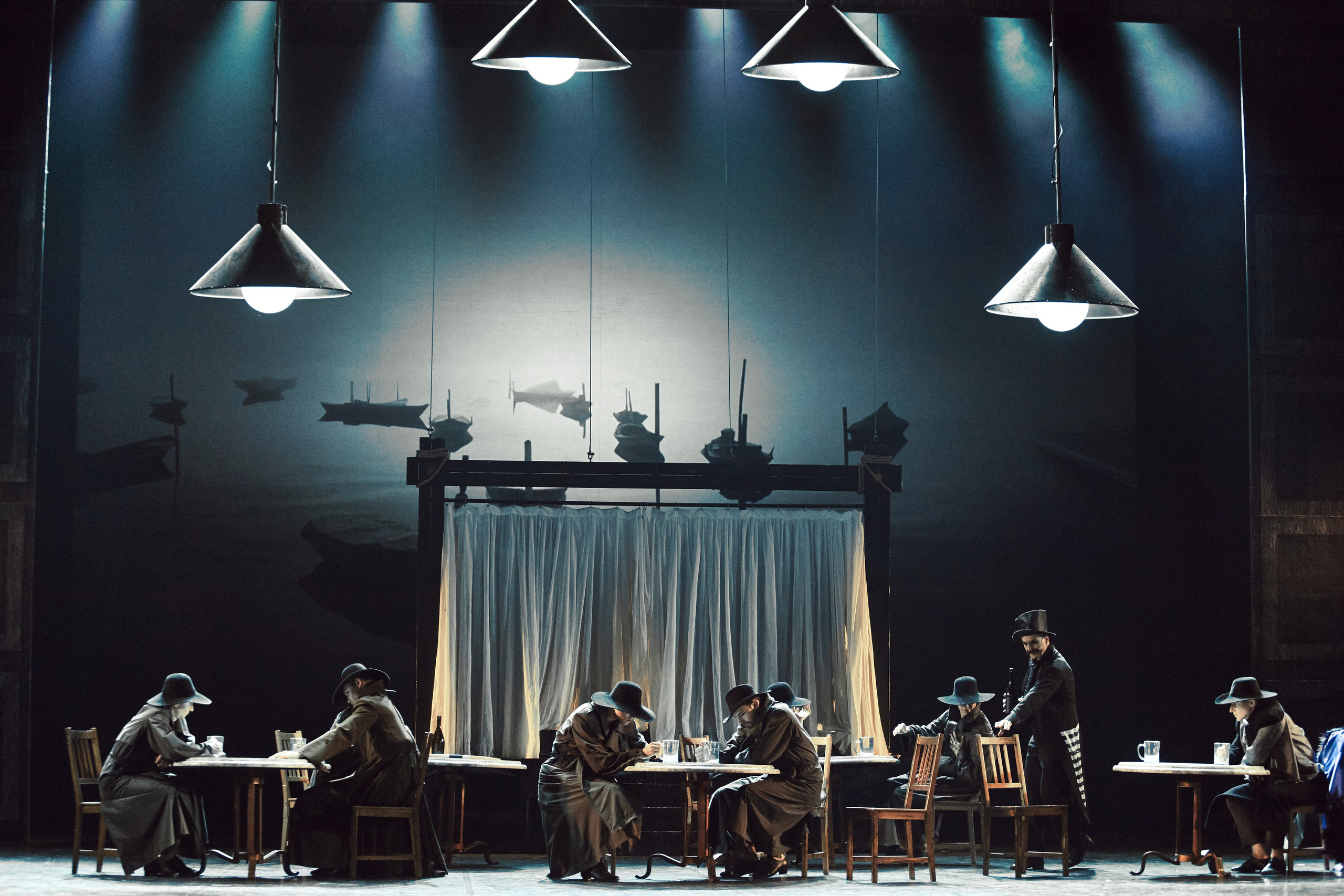 Театр. Фотограф Нина Антонова