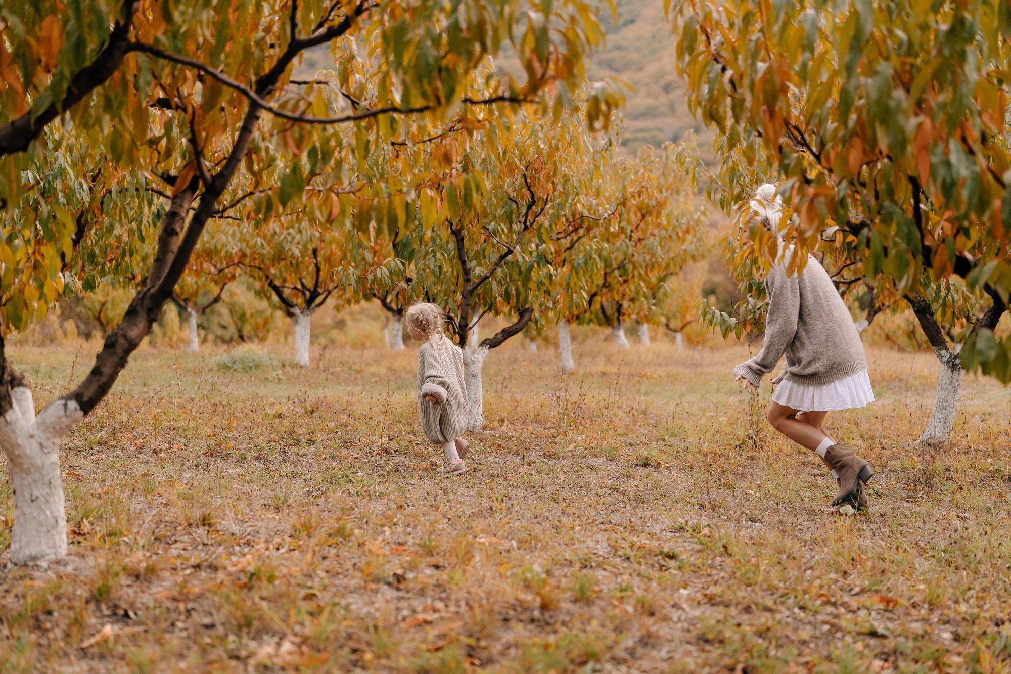 Семейная фотосессия в Персиковом саду — фотограф Жанна Шестопалова