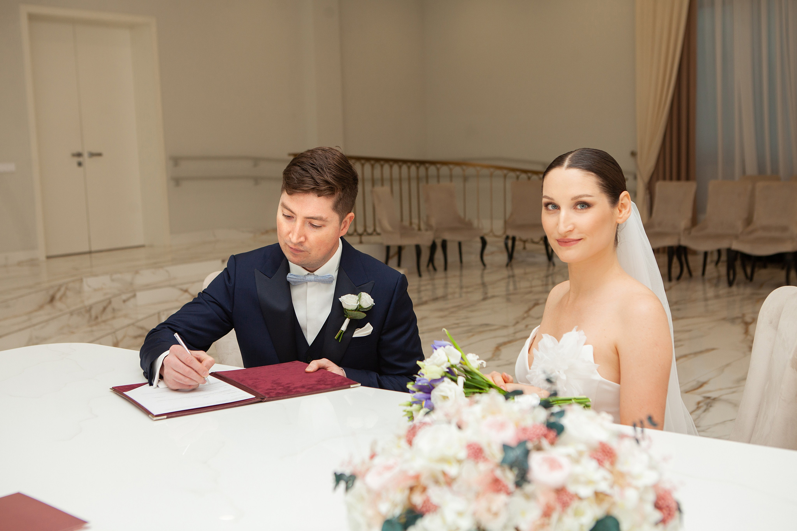 Фотосессия жениха и невесты в шипиловском загсе. Фотограф Ольга Ефремова