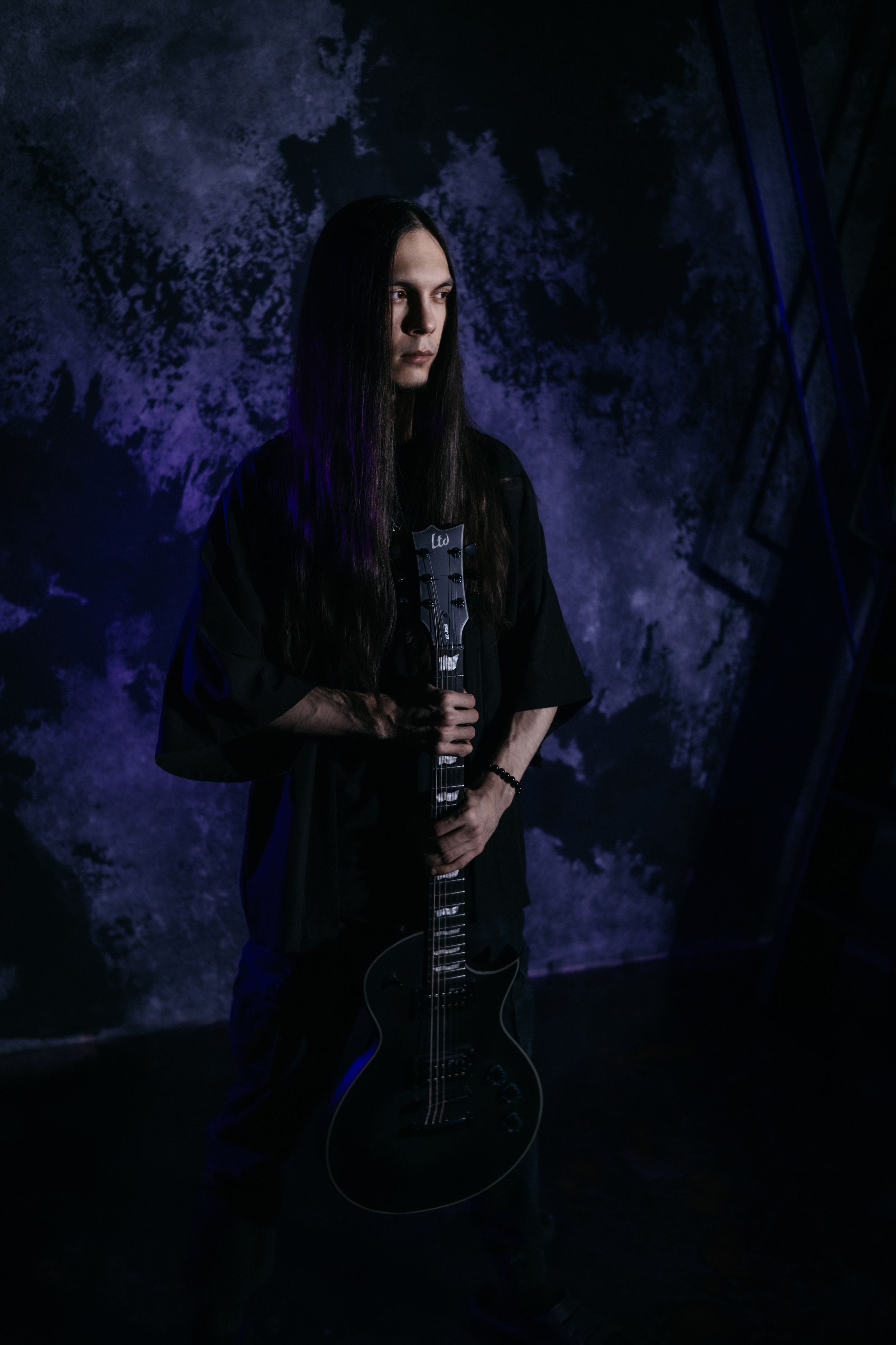 Ренат. Фото для карточки музыканта. Фотограф Регина Крикунова г. Красноярск