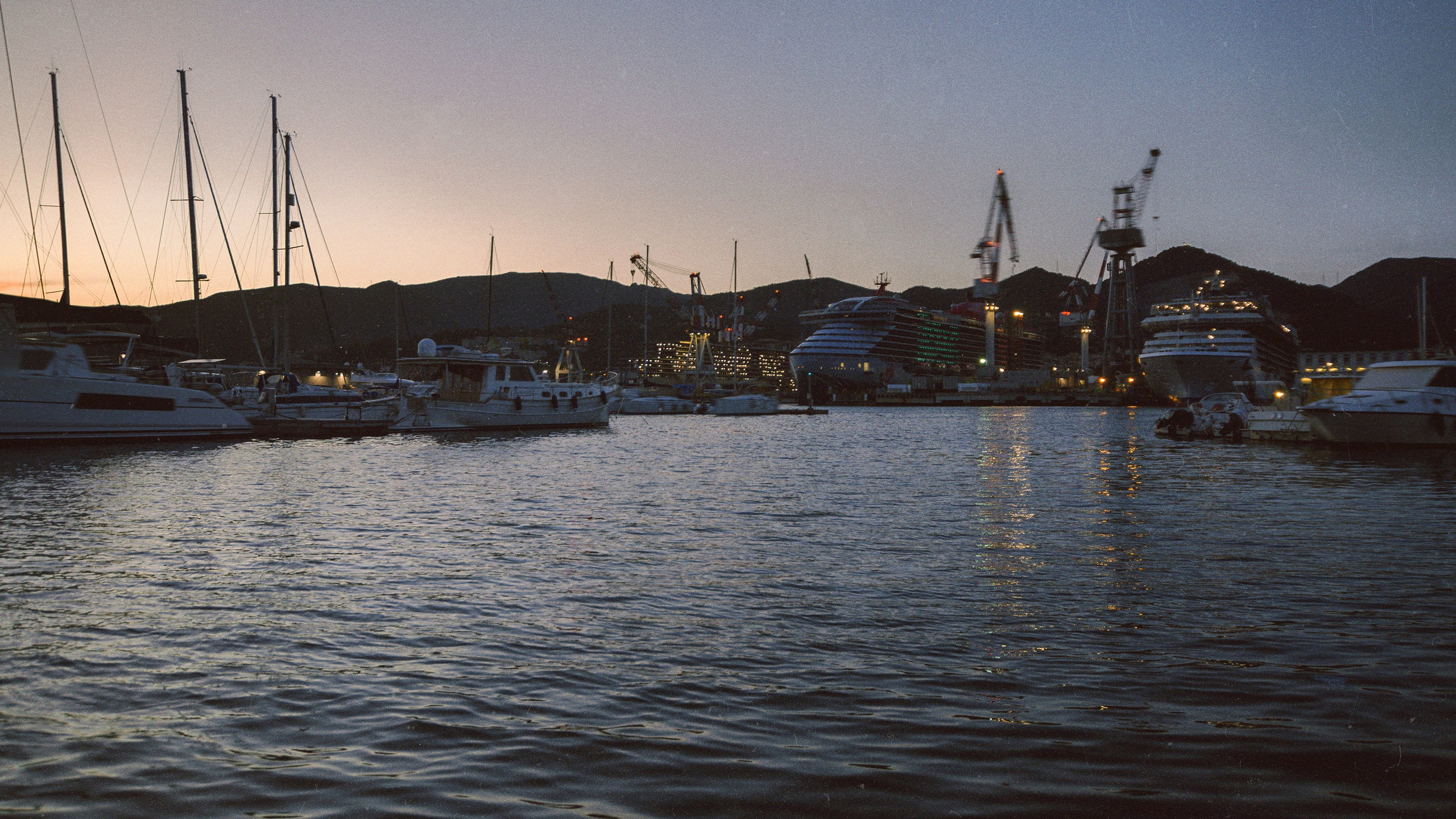 C i t i e s. Your photographer