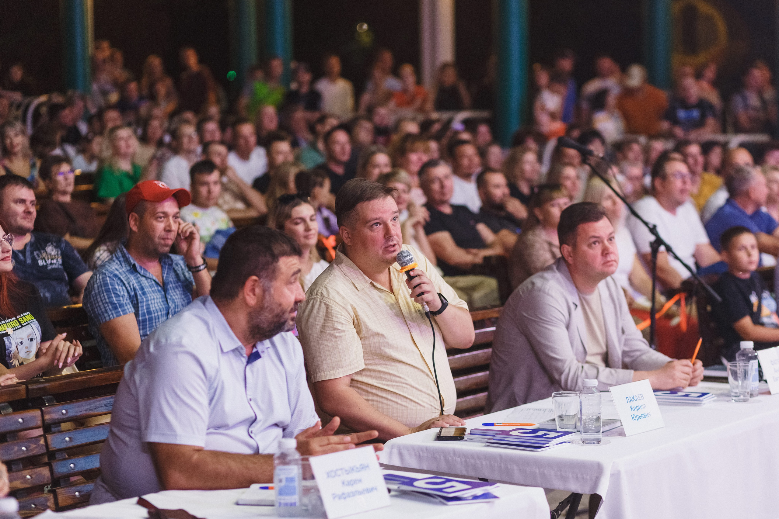 Шутки с уголка: Весёлый день с КВН в Парке Горького Таганрога. Свадебный и семейный фотограф в Таганроге Бакарюк Антон