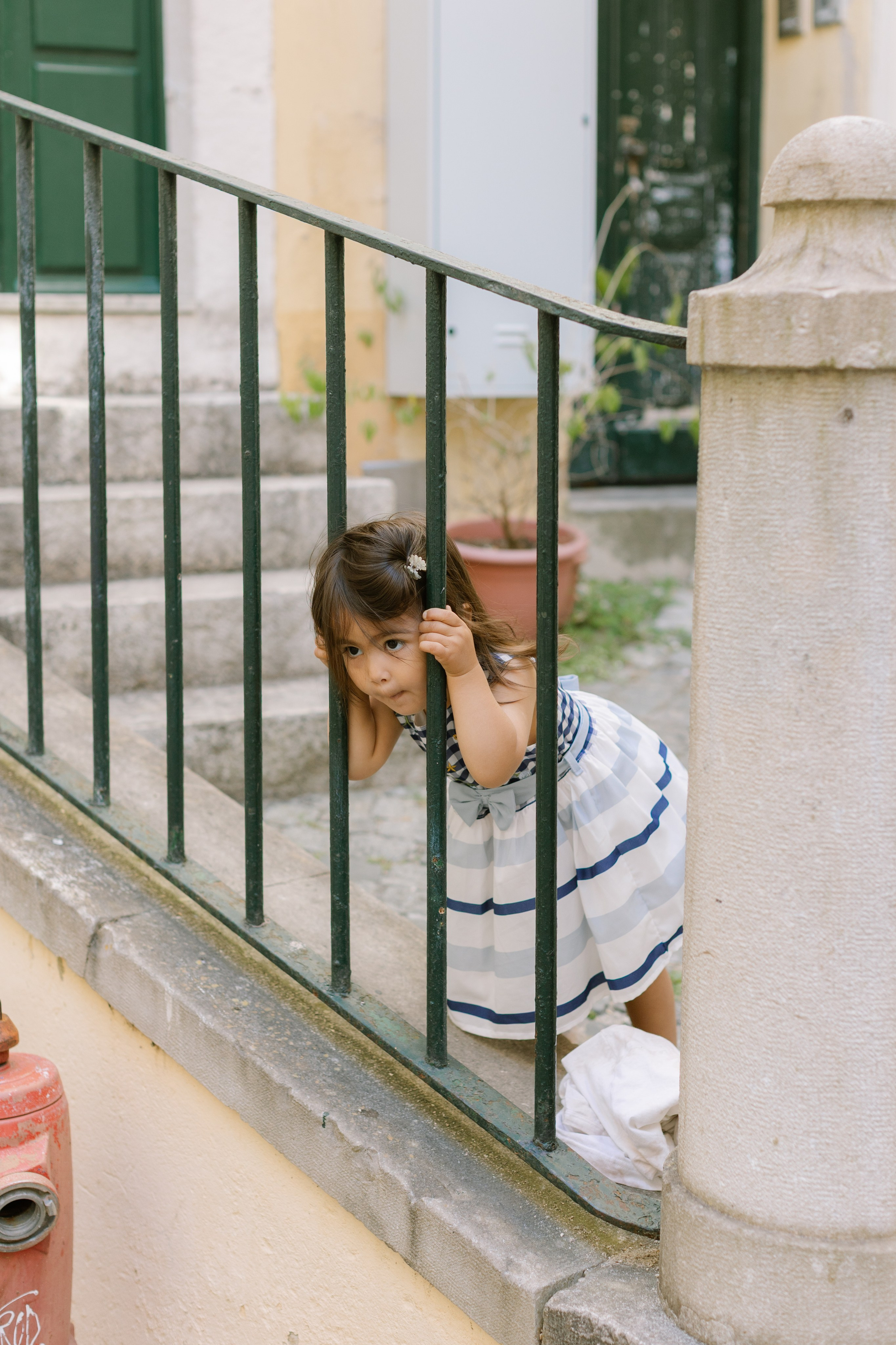 Family photo shoot on the streets of alfama. Свадебный и женский фотограф в Лиссабоне Яковлева Ольга
