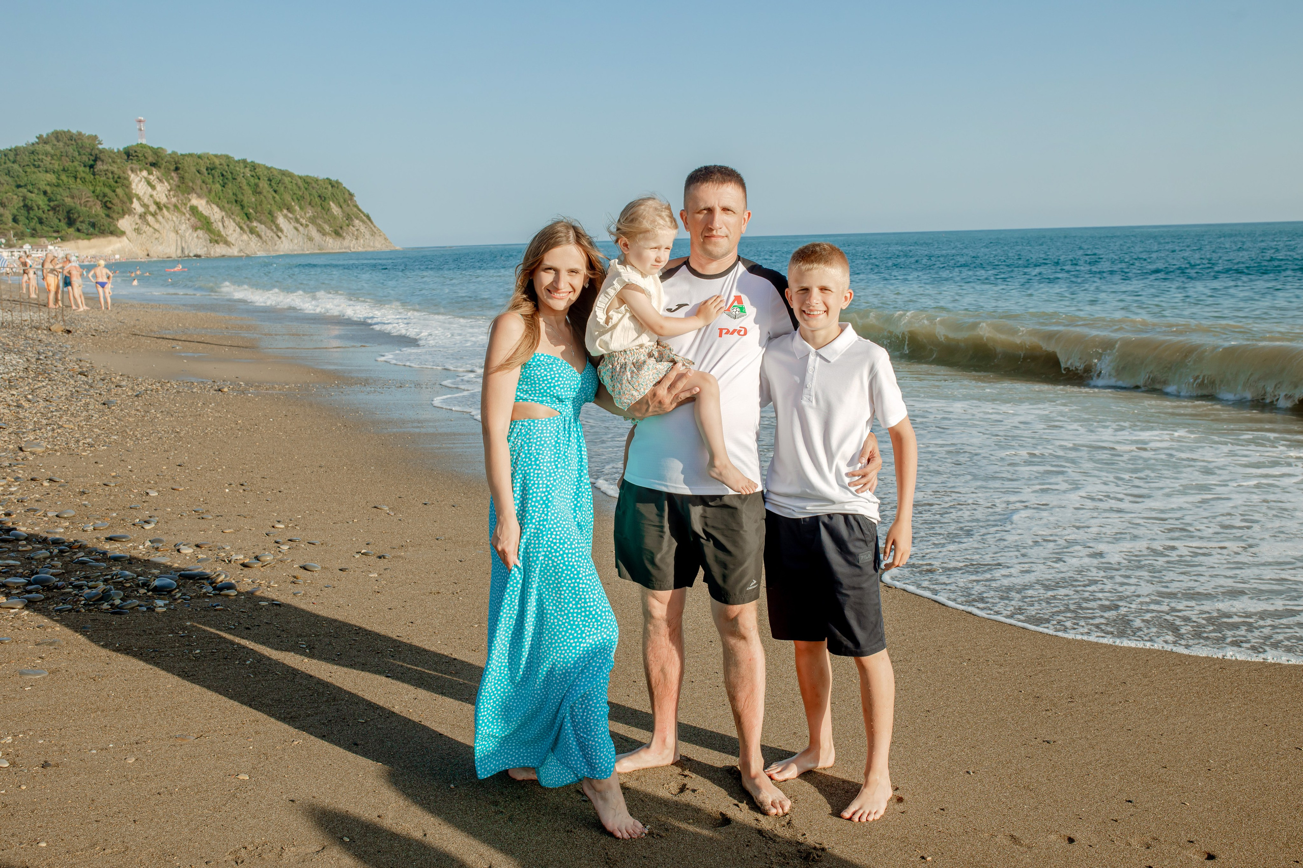 Елена и Алина с семьей. Wedding and family photographer in Gelendzhik Victoria Balashova