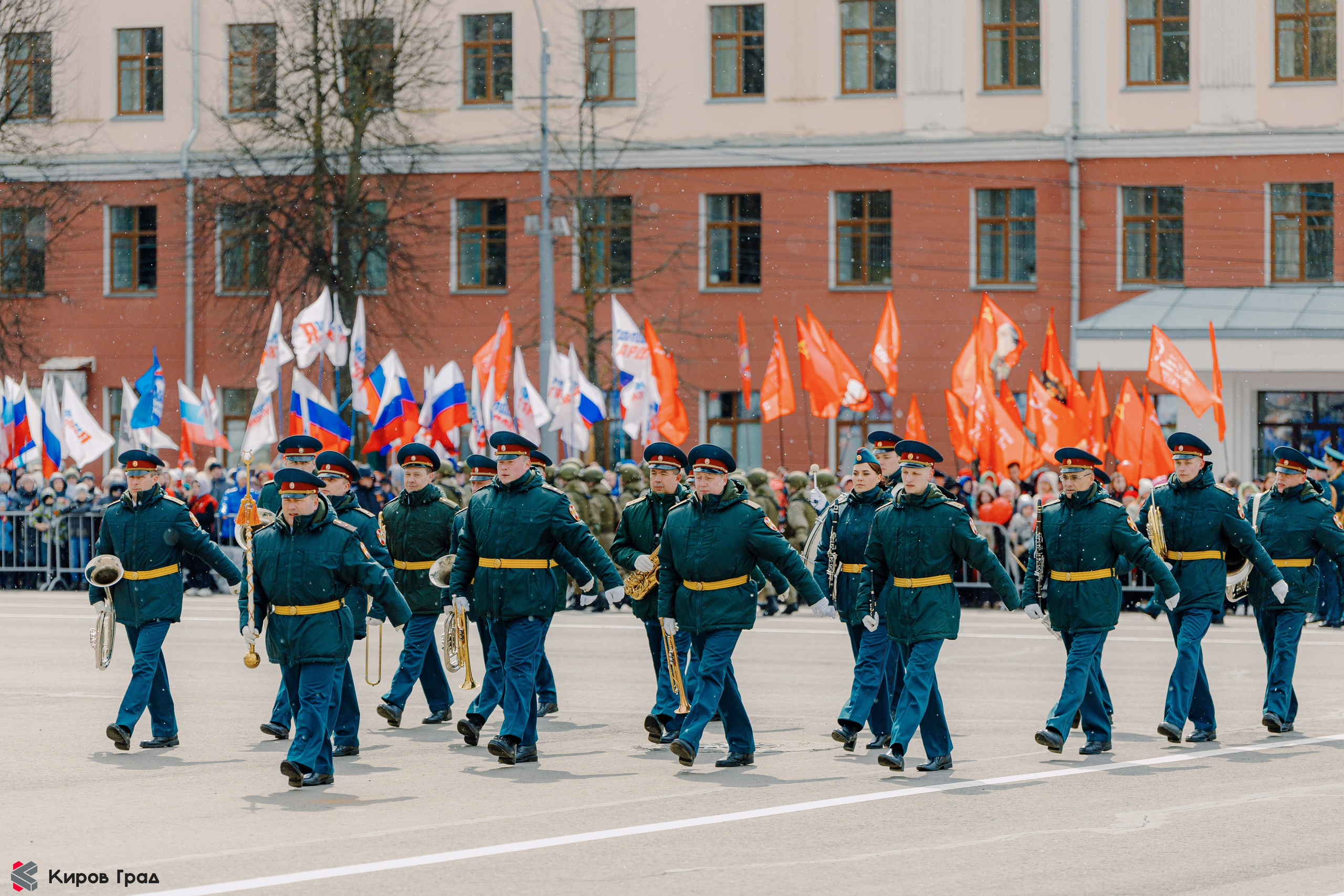 Парад победы 9 мая. Свадебный и репортажный фотограф Киров | Вадим Карпук