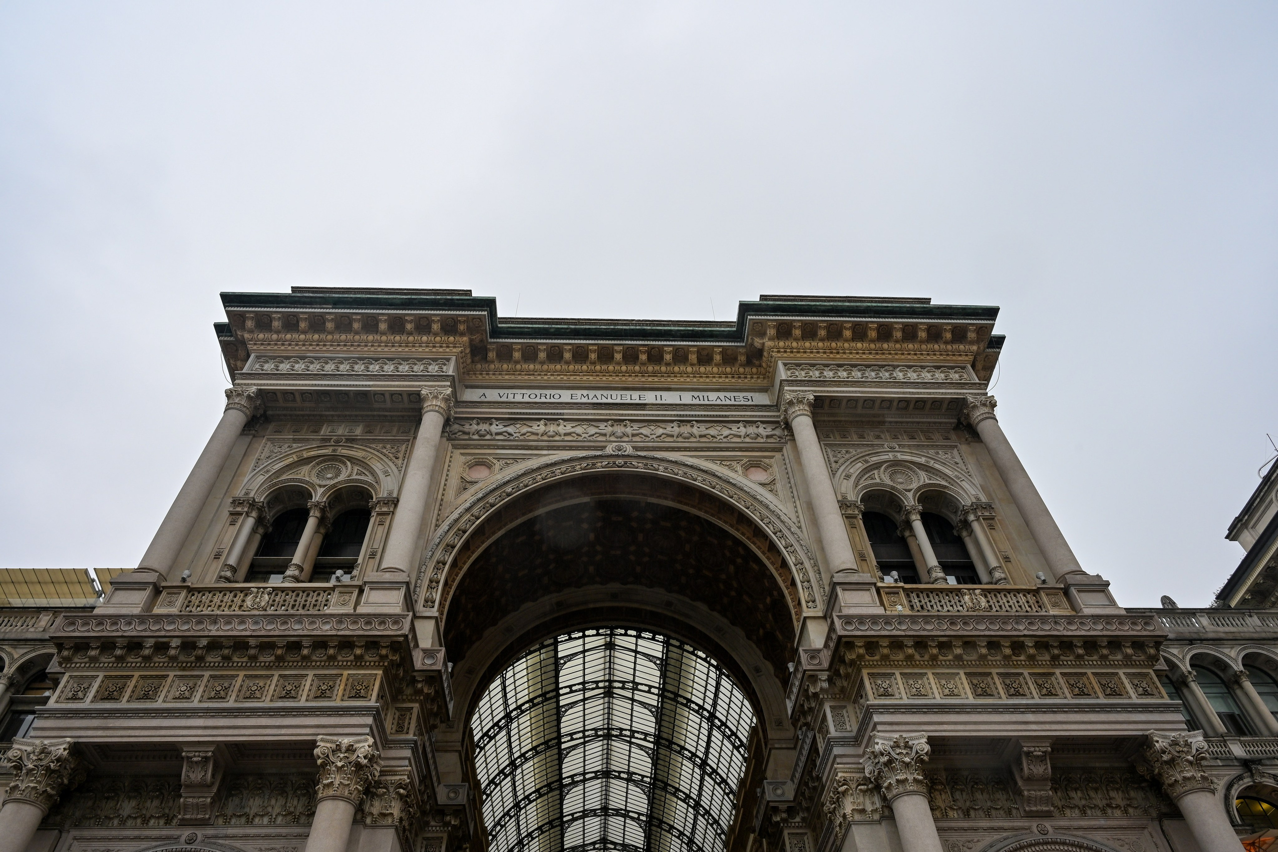 Milano: Navigli, City, Trams. Фотограф Минск