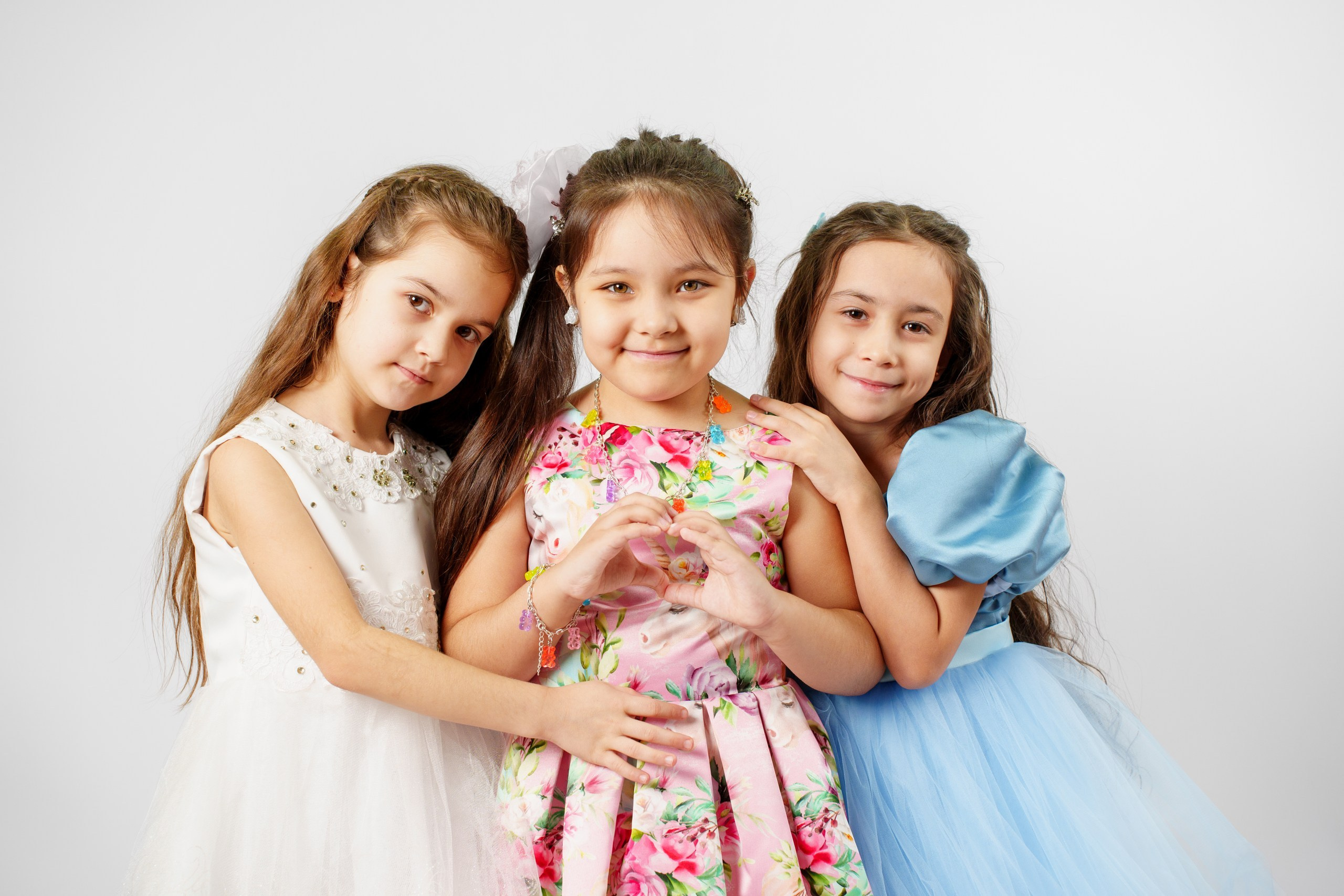 Выпускные альбомы. Akhmadeevmedia.ru