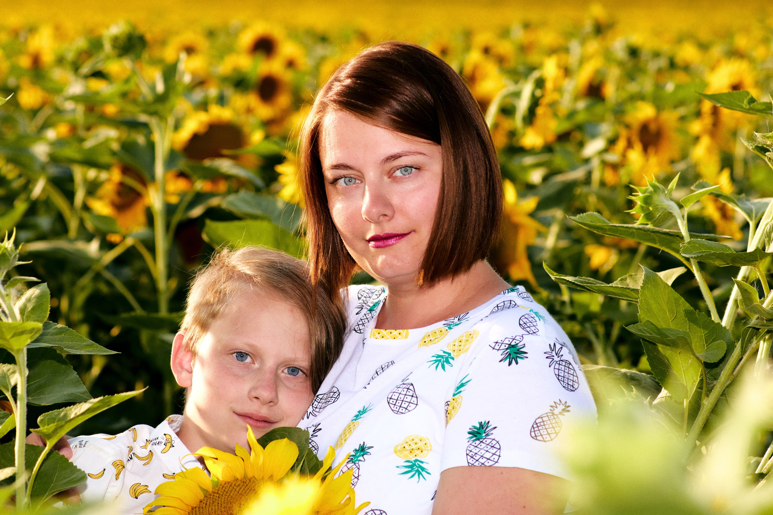 Семейная фотосессия в подсолнухах в Пятигорске. Фотограф и видеограф Антон Калашников | Пятигорск