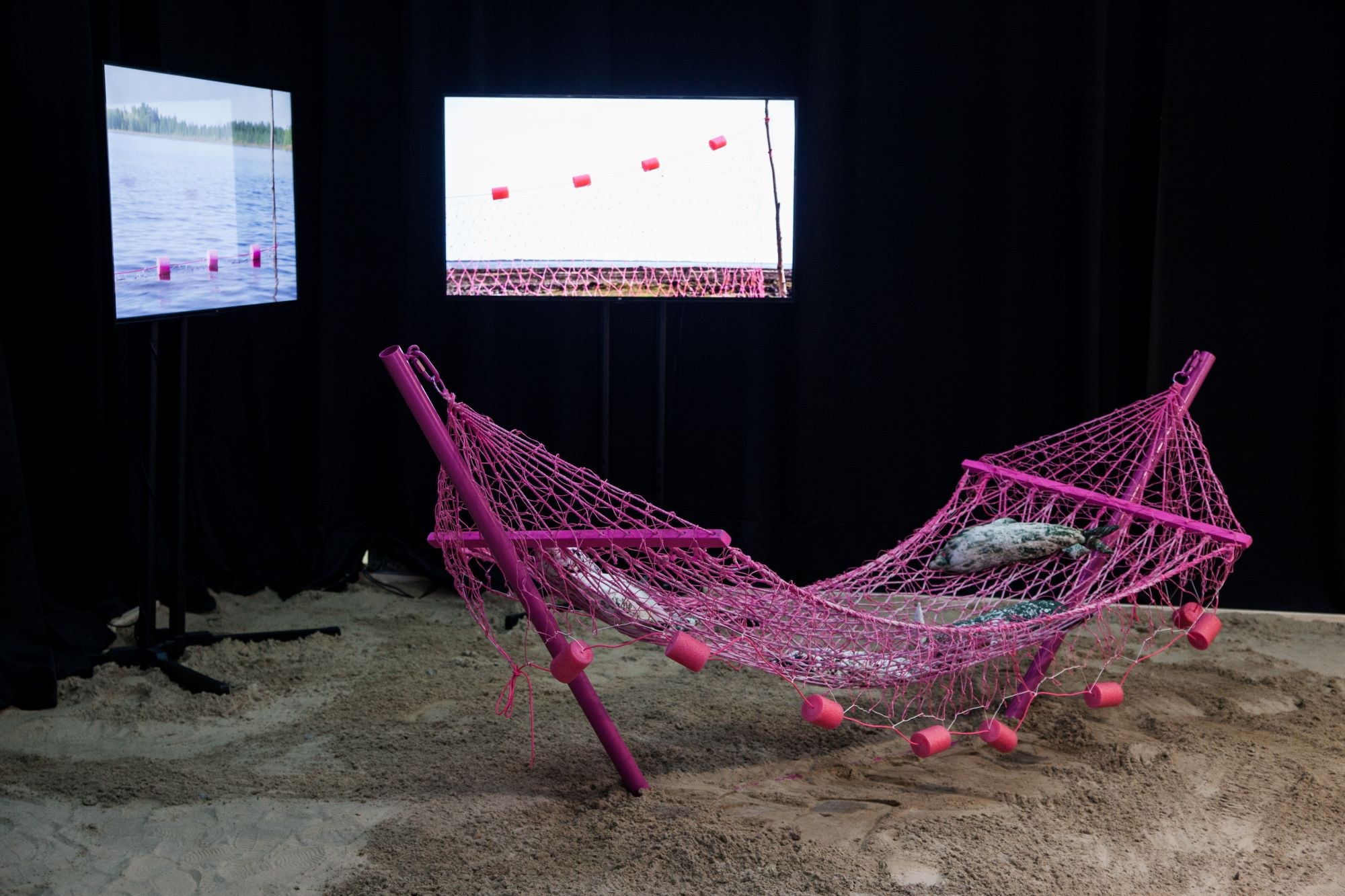 The catch. Artist Anna Snegina Художница Анна Снегина