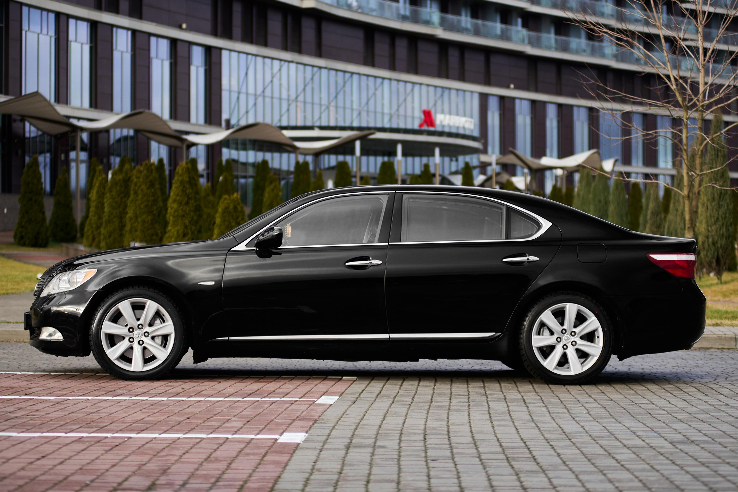 Lexus LS460L. Автомобильный и интерьерный фотограф в Минске Александр Тагаев