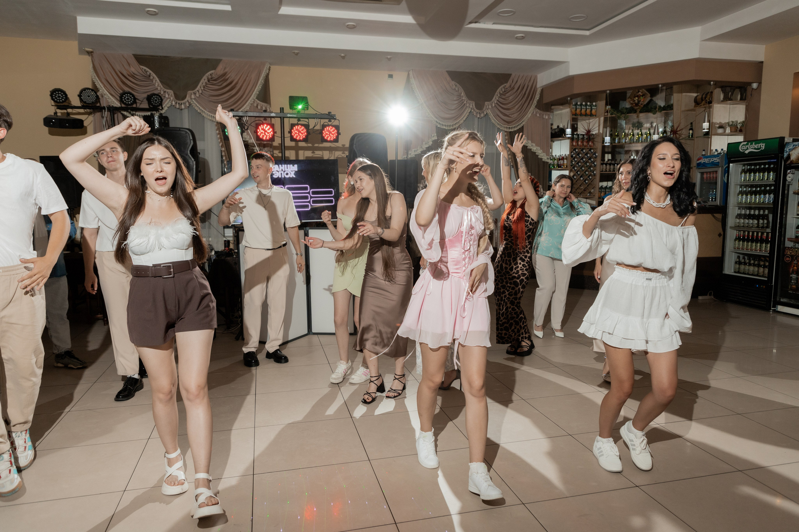 Роман и Александра (банкет). Свадебный фотограф Ангелина Сунгатулина | Саратов | Балаково | Вольск