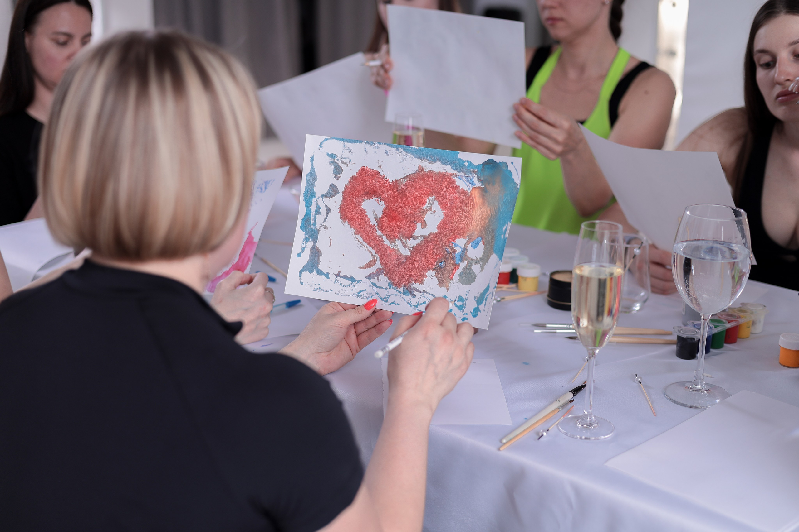 Арт-терапия + аэройога. Фотограф Надршина Лилия