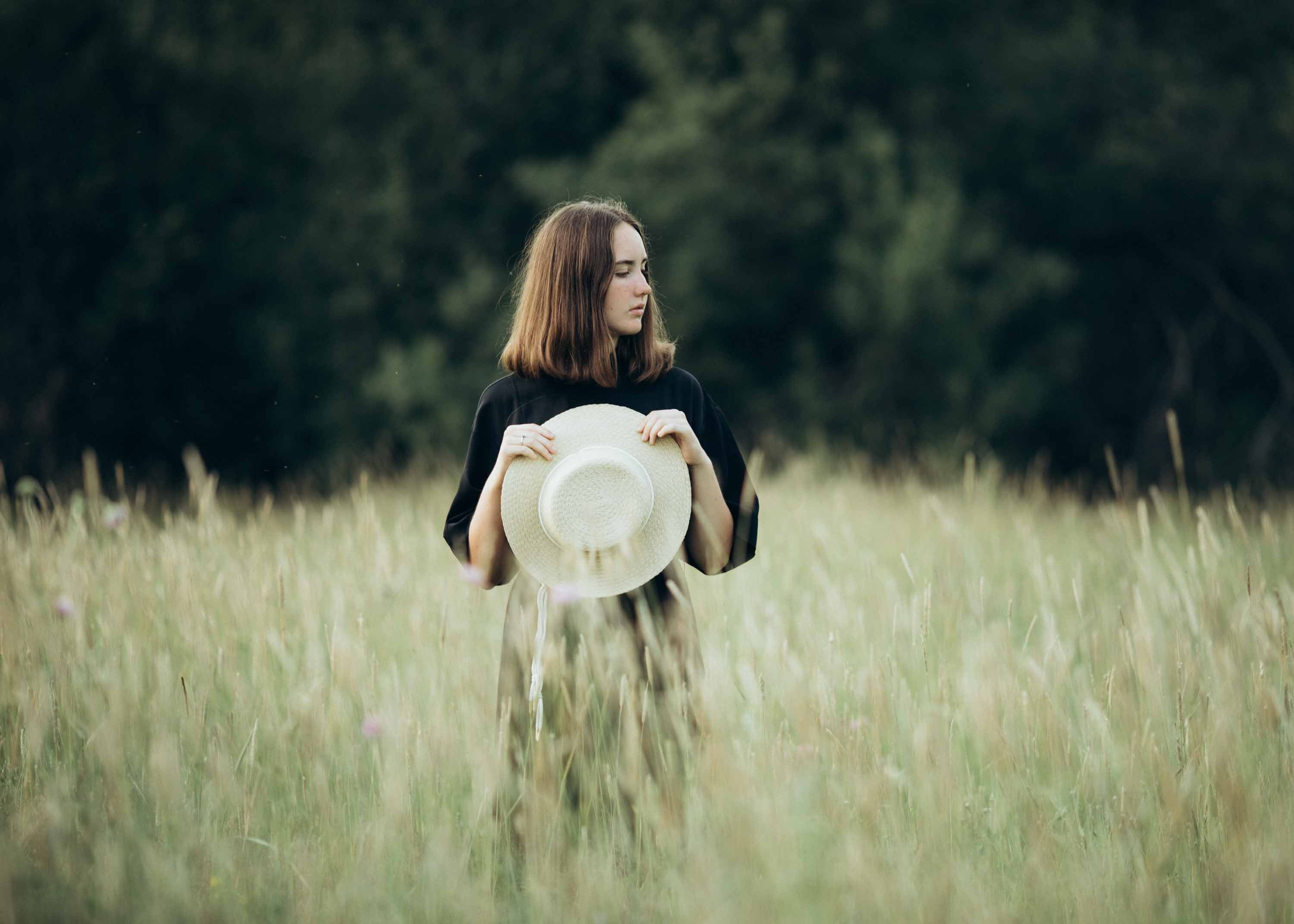 Портрет в шляпе. Наталия Клевинскас портретный фотограф в Костроме