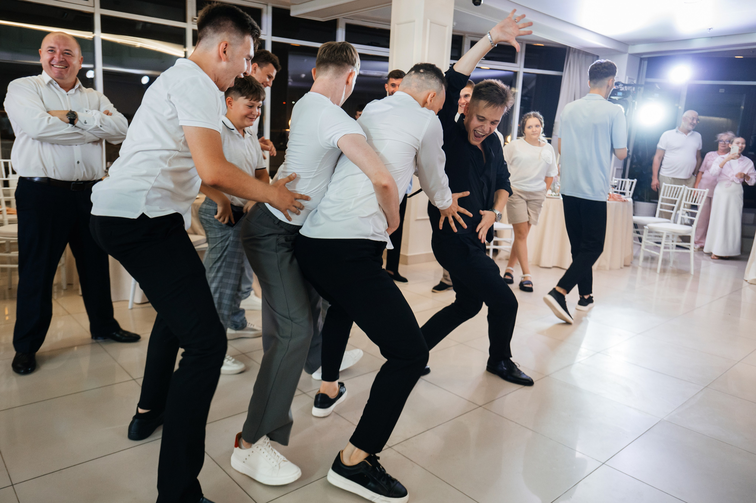 Танцуют все!. Свадебный фотограф в Краснодаре и Сочи Комолова Екатерина