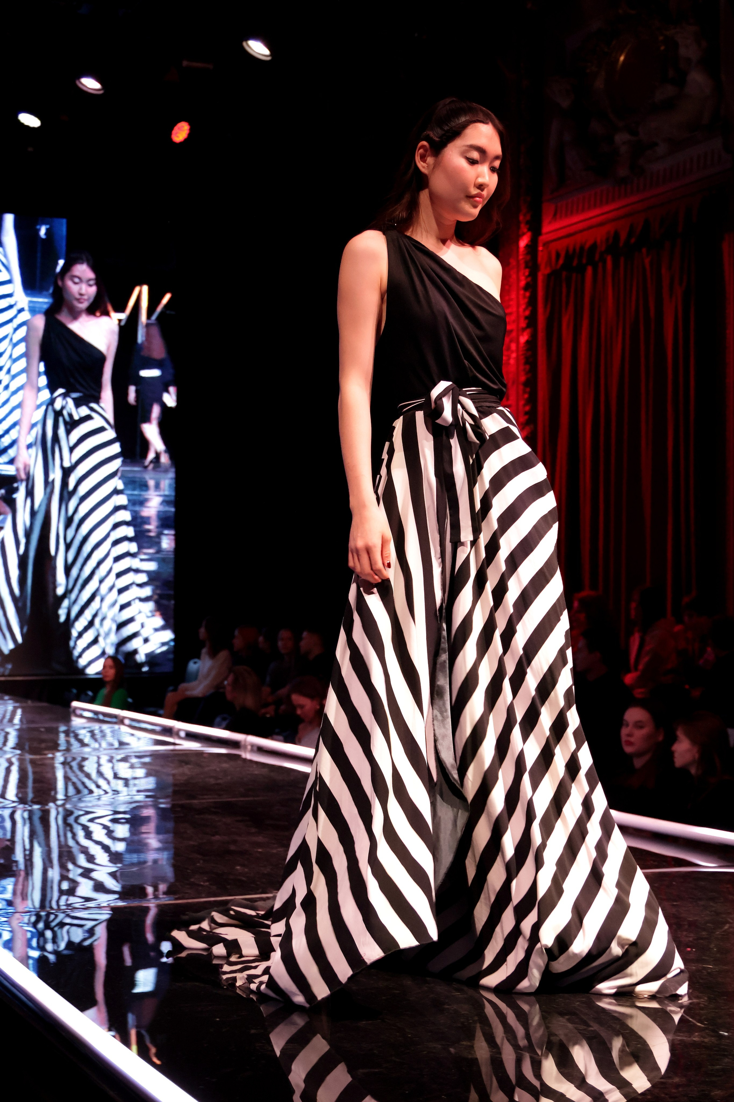 Показ Бренда Darya Zvyagina на Международном Конкурсе Молодых Модельеров (МКММ)