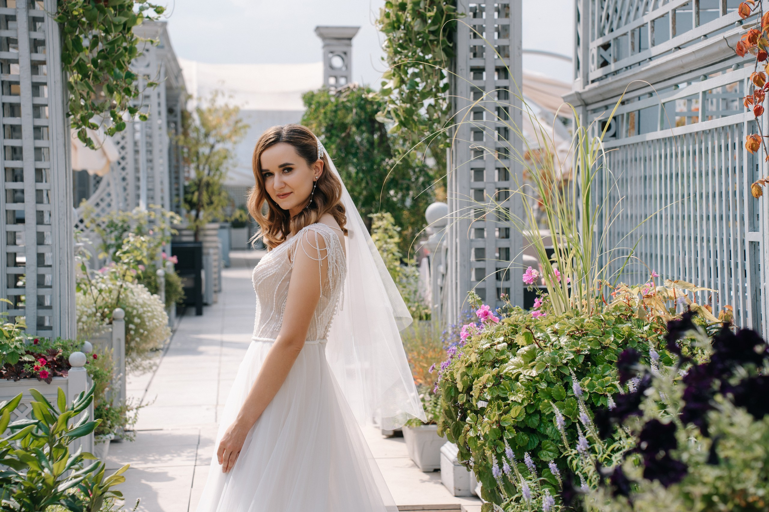 Свадебная фотосессия в отеле Золотое кольцо (Golden Ring Hotel) и ресторане Турандот