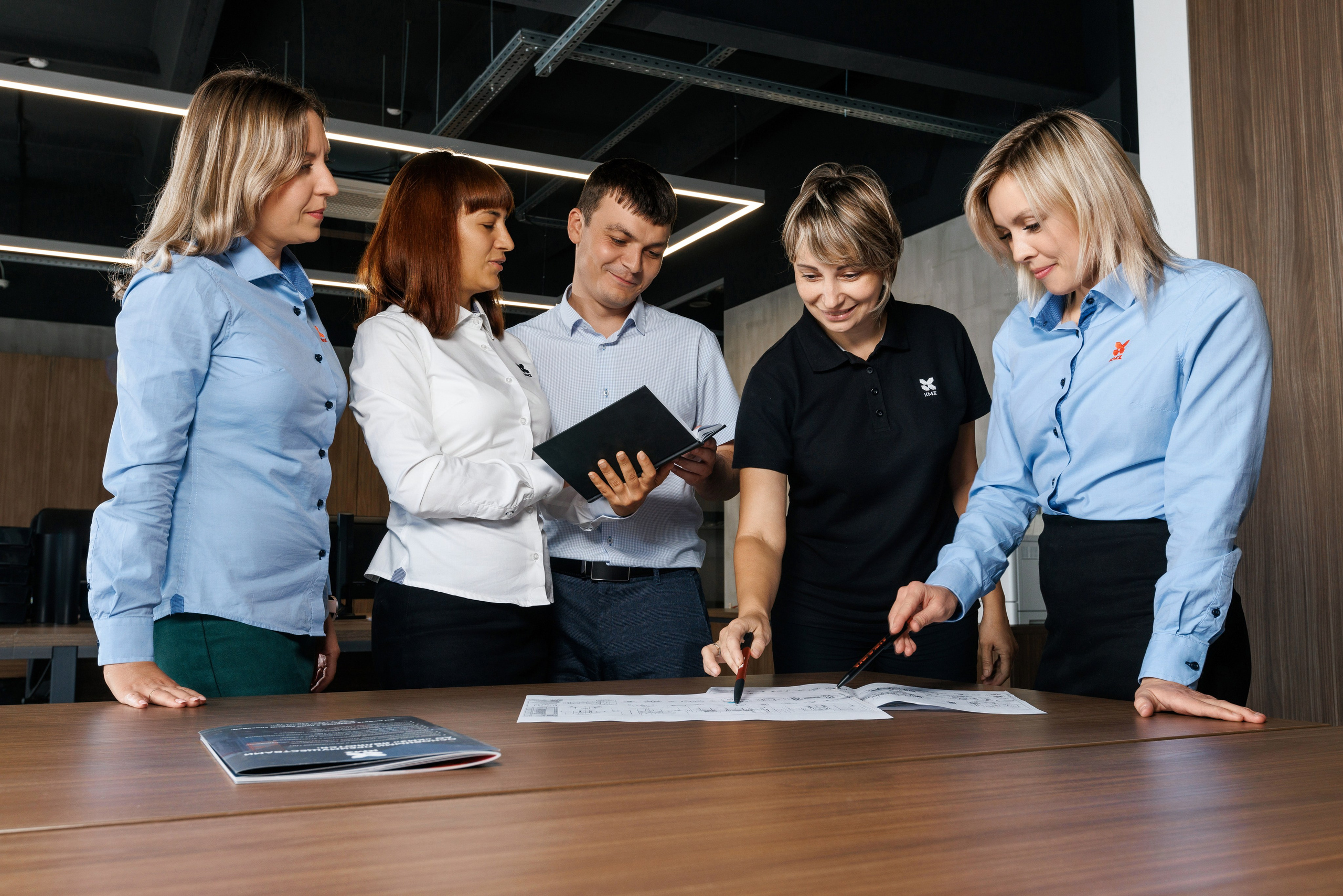 Съёмка сотрудников в офисе. Фотограф Виталий Хайлов, Екатеринбург