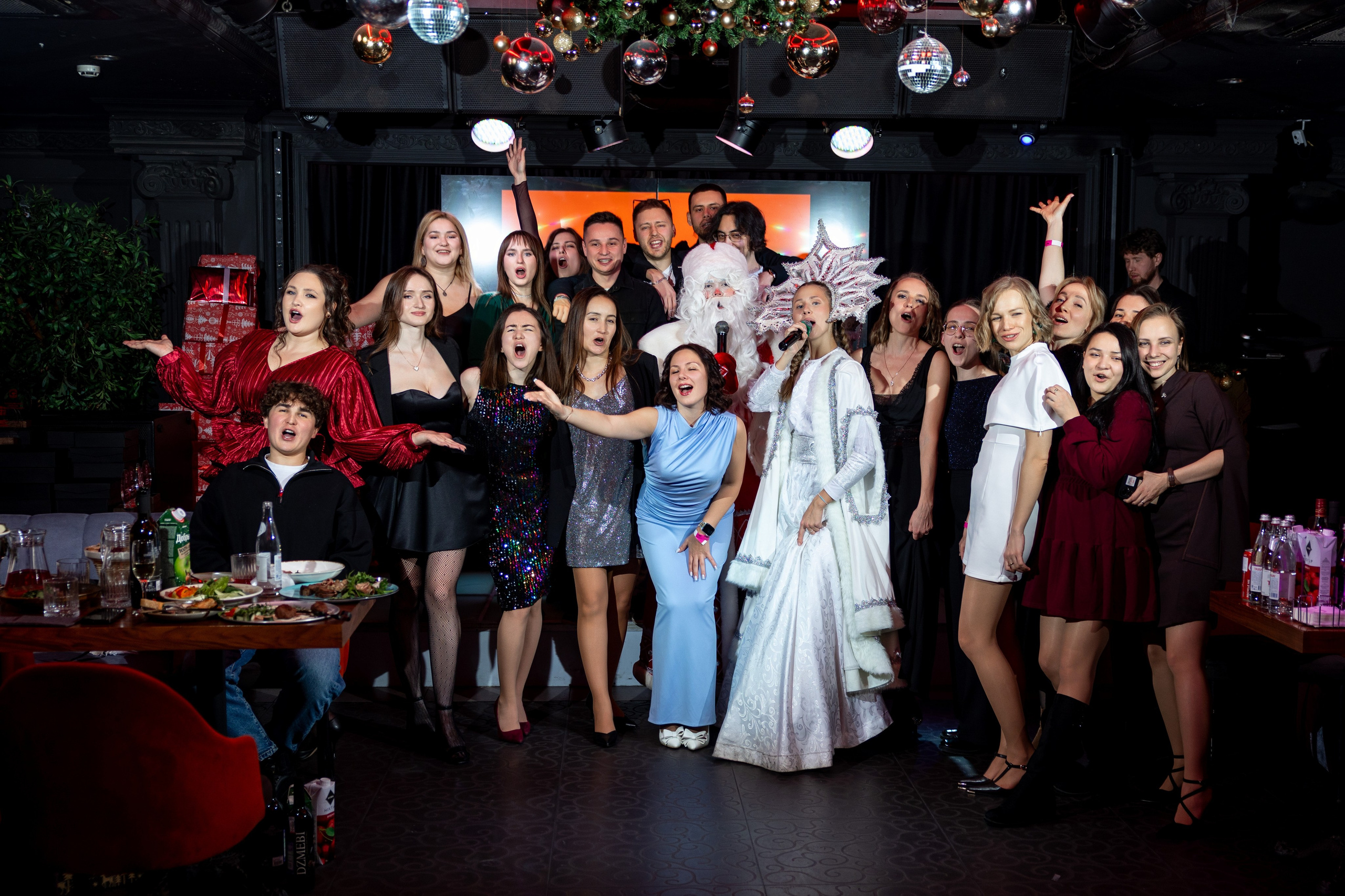 Новогодний корпоратив (ресторан «Мед»). Свадебный фотограф и контент фотограф в Казани Малыгина Елена