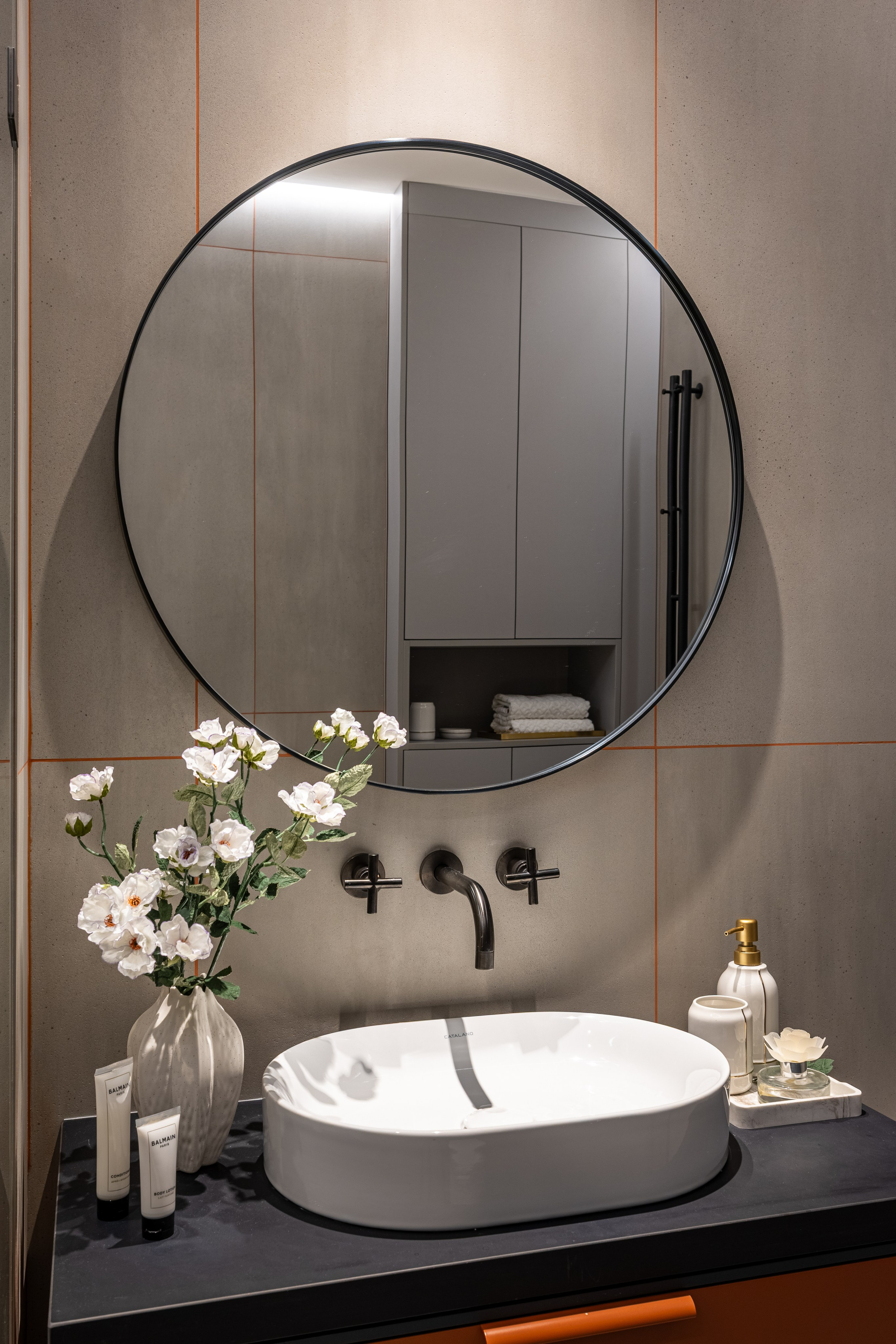 Лаконичный calm modern с арт-деталями в ЖК «Поклонная 9». Veselinskiy| Интерьерный фотограф | Москва