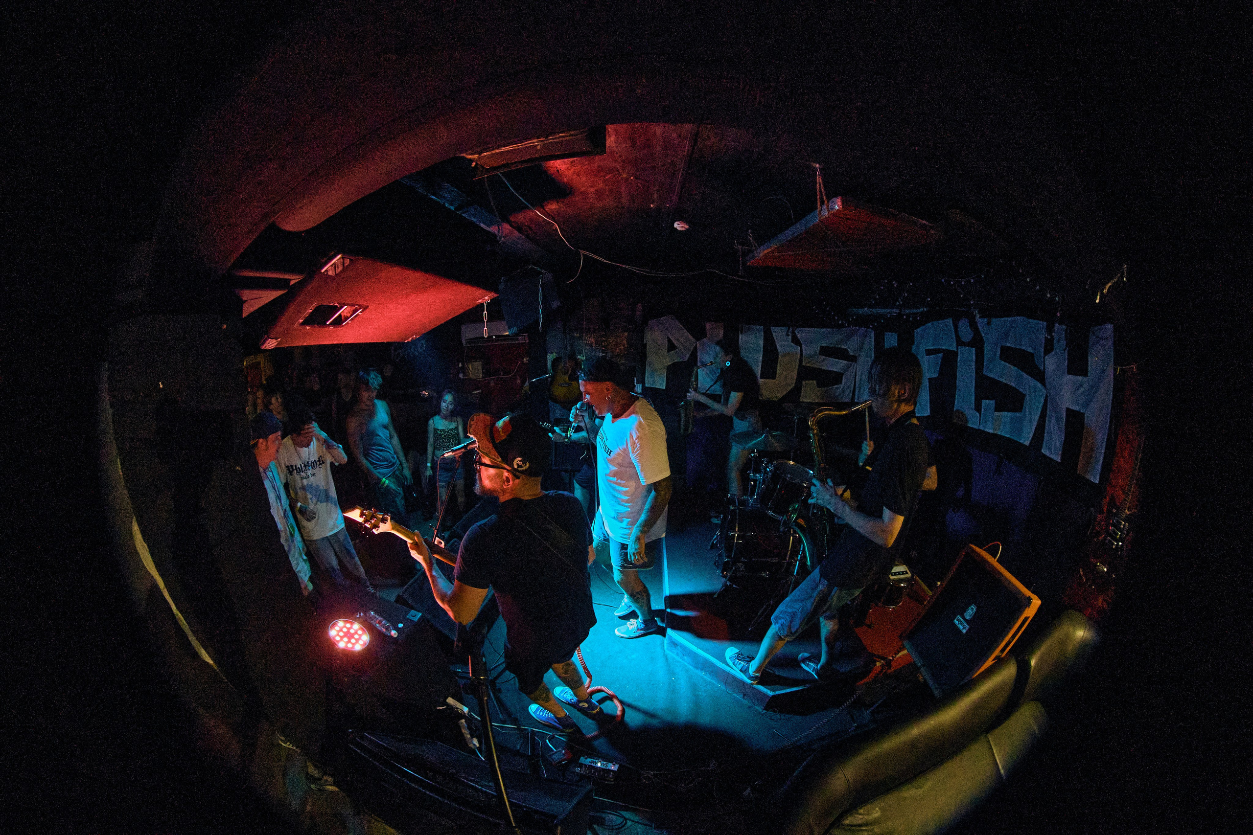 Plush Fish / ВЕЛИКОЕСЧАСТЬЕ / Мятный Крикет. Фотограф Юлия Маринина