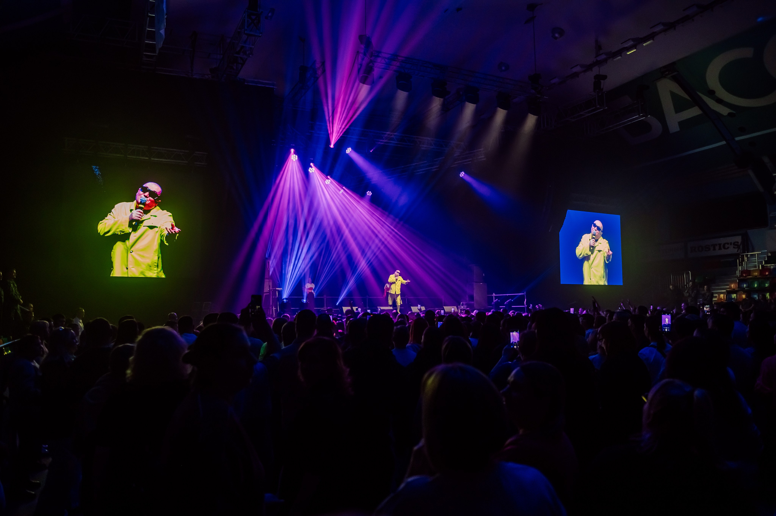 Дискач 90-х в Кемерово, СРК Арена. Детский фотограф, семейный фотограф и репортажи в Кемерово
