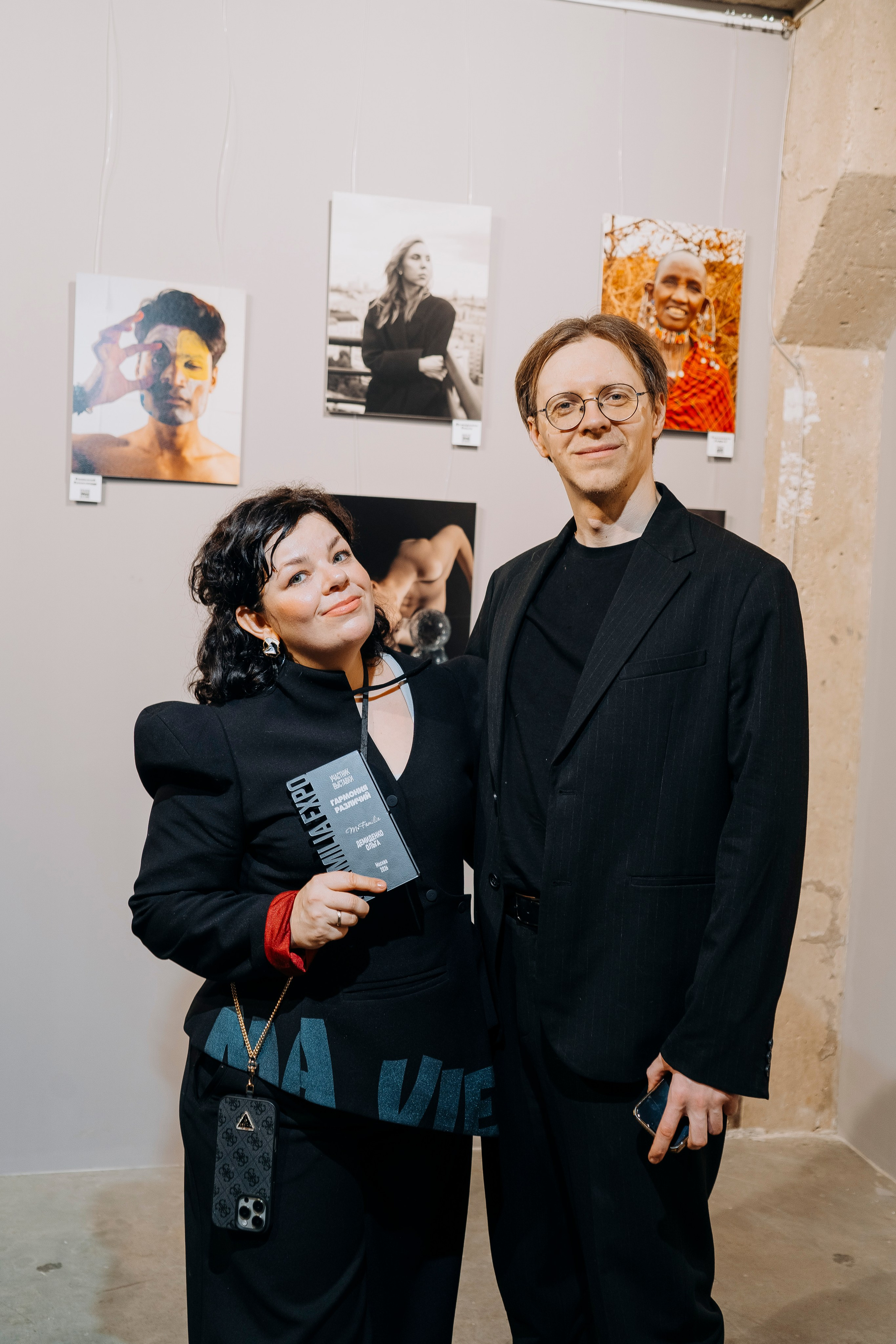 Вернисаж фотовыставки MFamilia «Гармония различий». Организация фотовыставок в Петербурге и Москве, MFamilia (МФамилия)