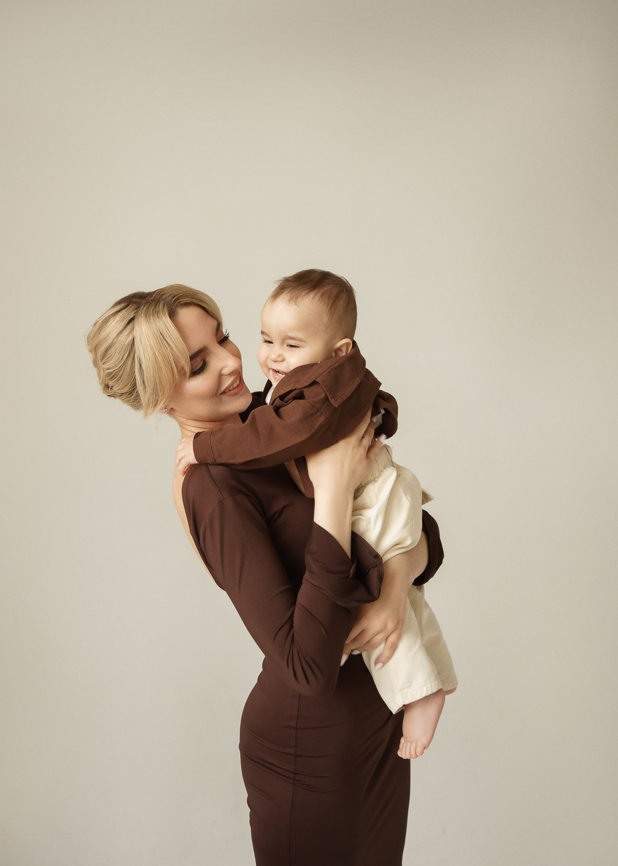 АРТЕМ 1 ГОДИК. Женский портрет