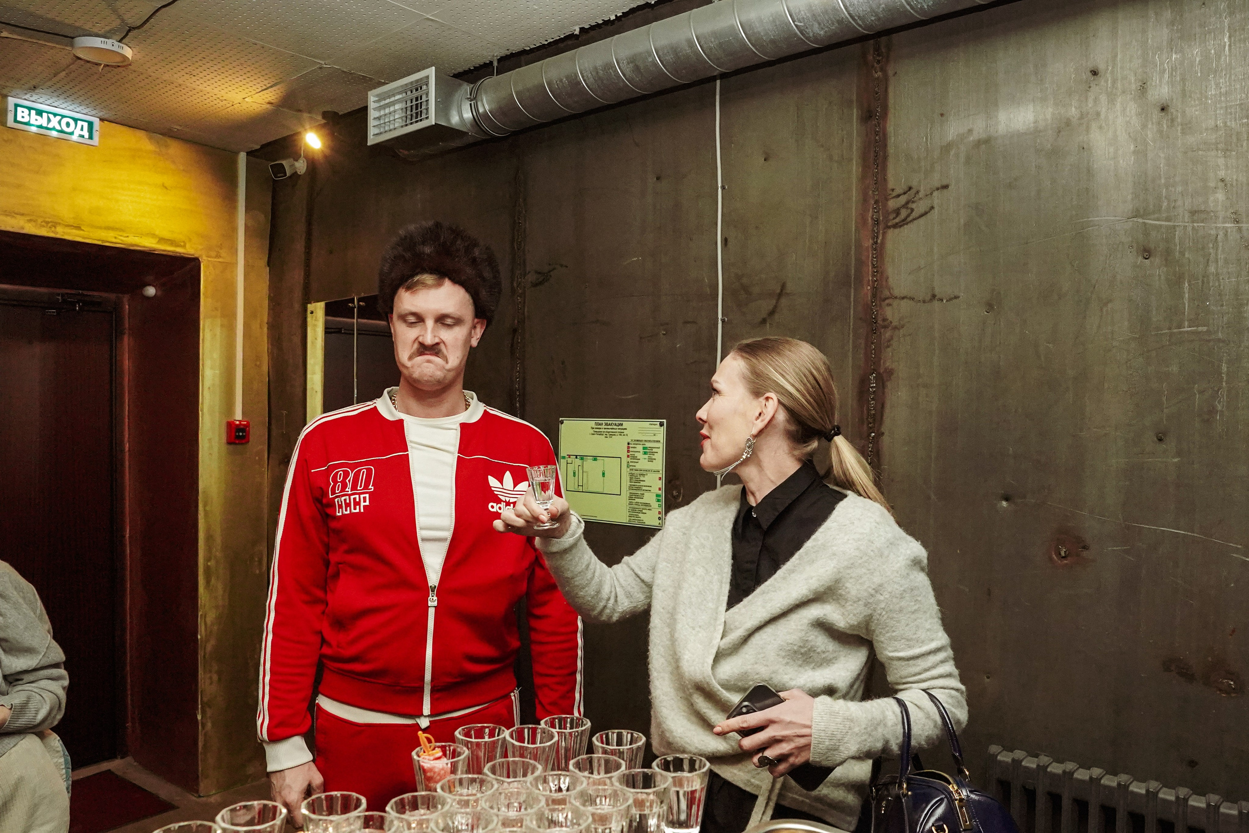 Бильярдная. ОЧЕНЬ ПЛОХОЙ ФОТОГРАФ