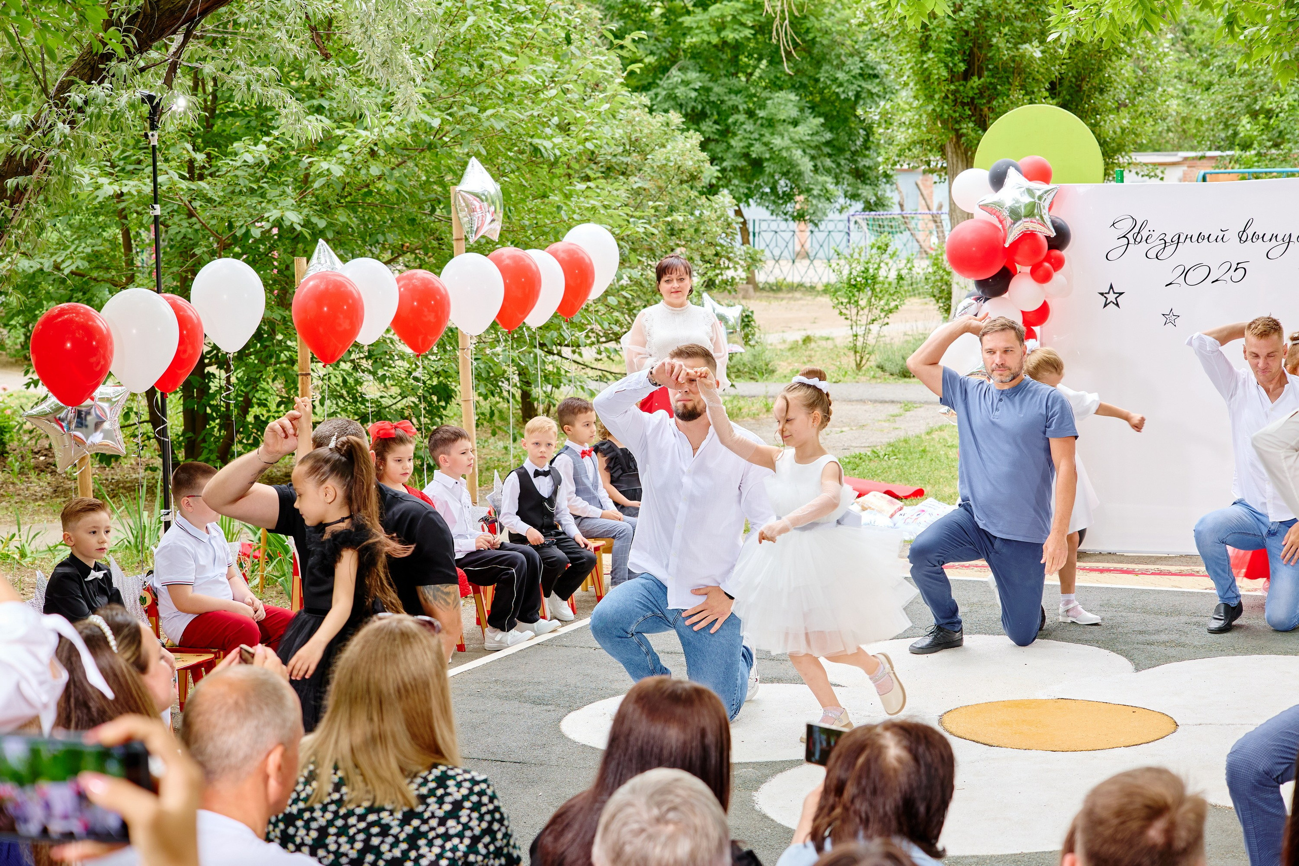 Выпускной 45 сад. Фотограф Выпускные альбомы Таганрог Сергей Коробченко