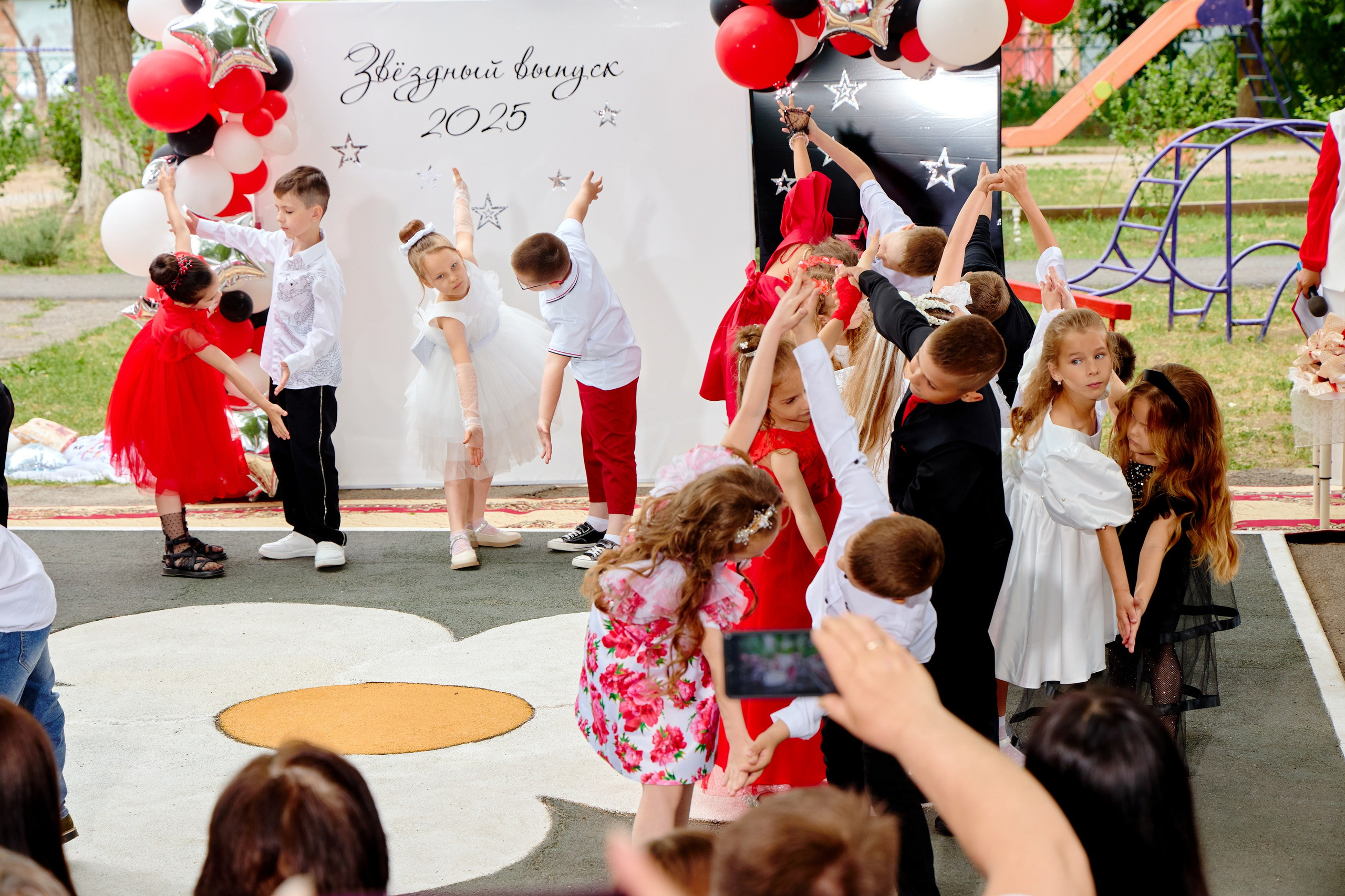 Выпускной 45 сад. Фотограф Выпускные альбомы Таганрог Сергей Коробченко