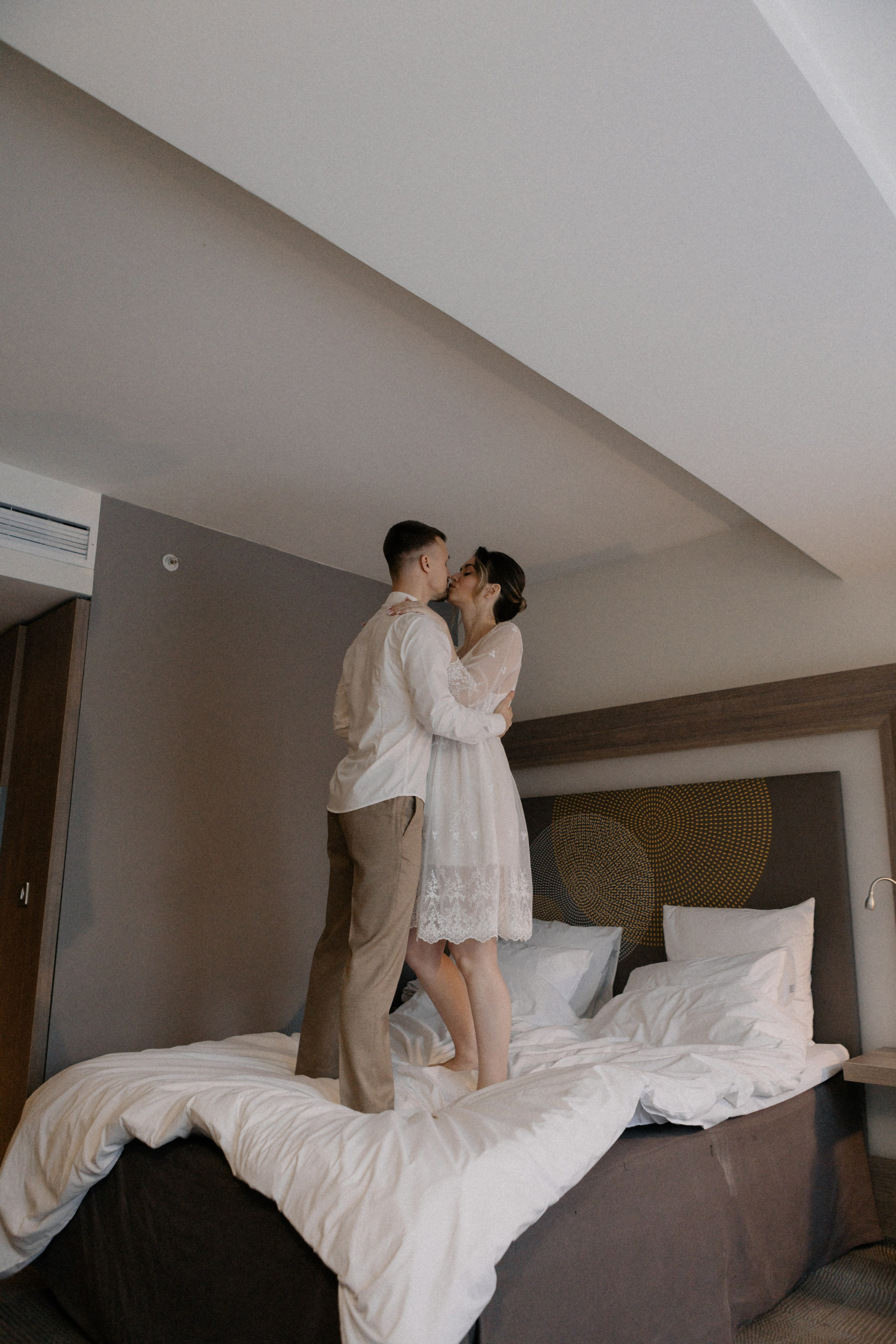 Ксюша и Илья. Утро в отеле роспись в Birds. Свадебный и портретный фотограф в Москве Анастасия Масюк