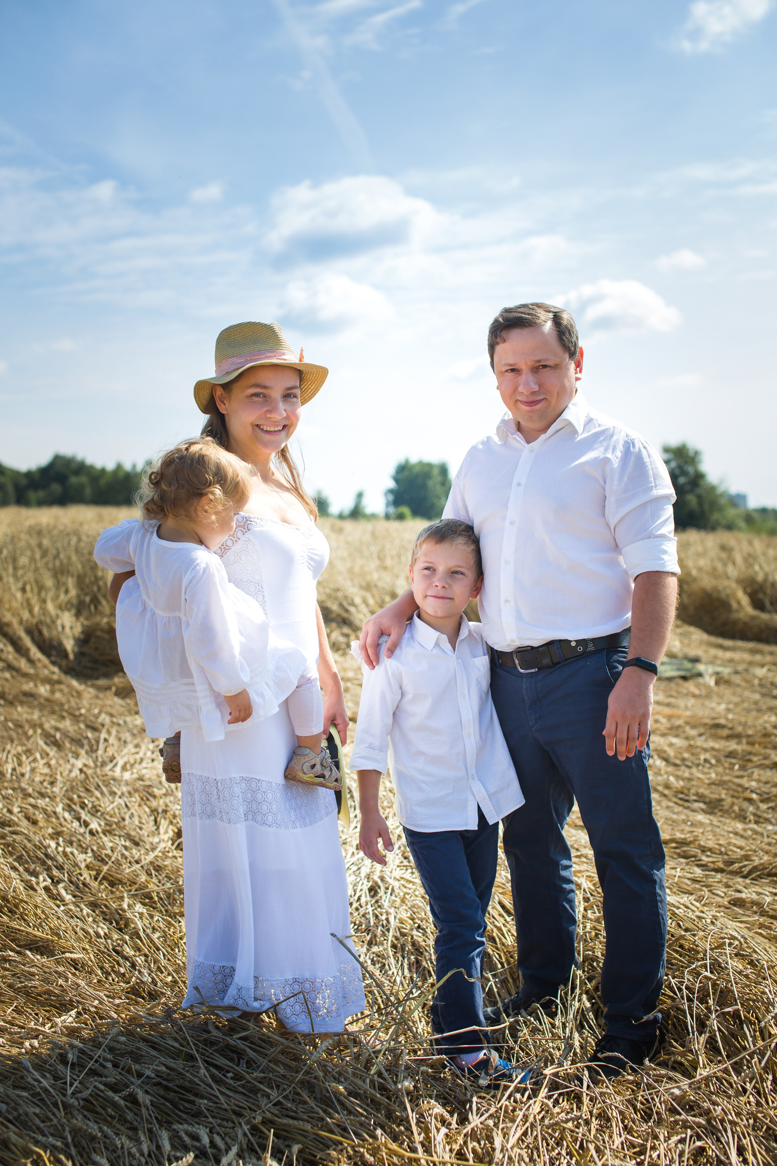 В поле с колосьями. Семейный и школьный фотограф Громова Ольга