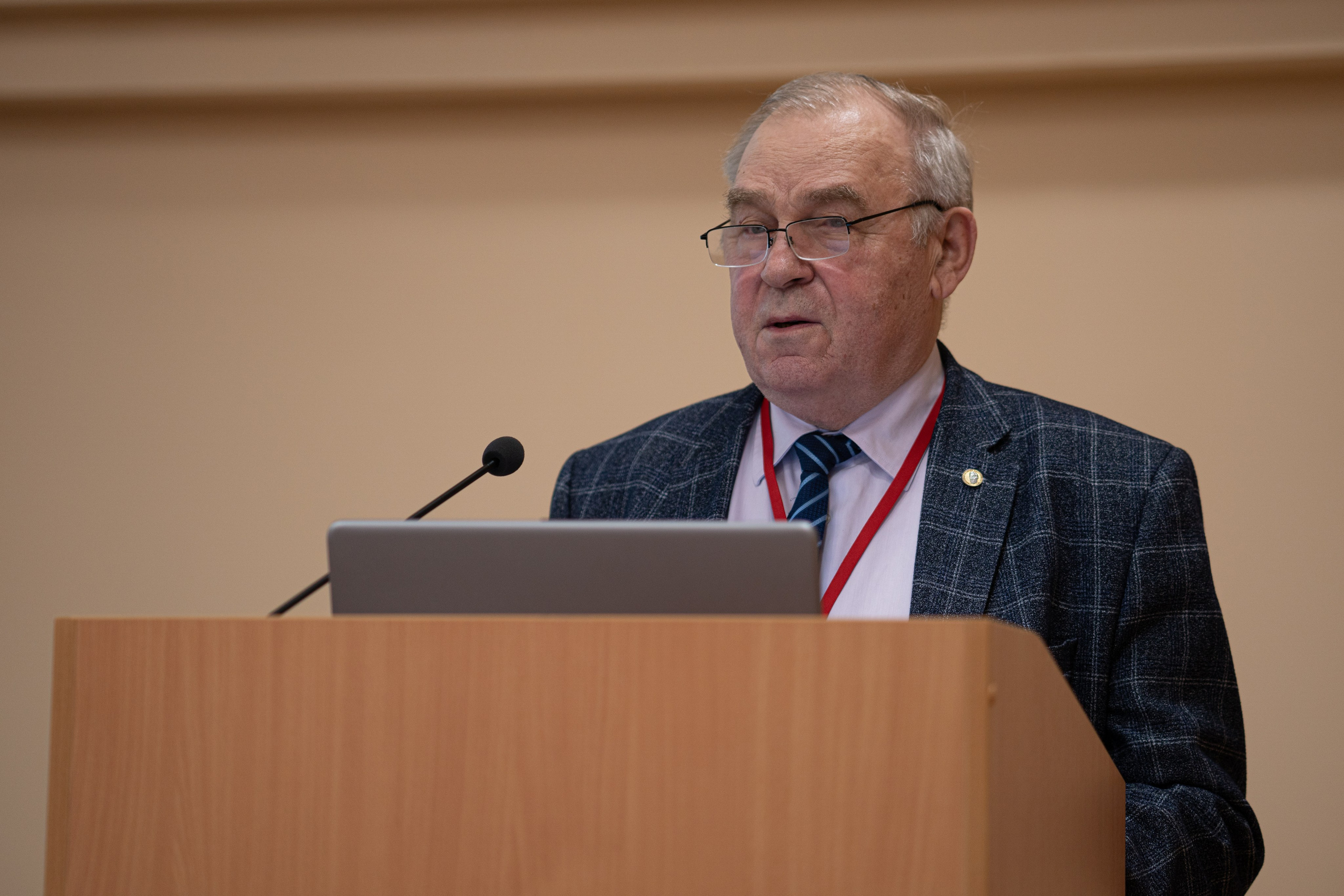 Научно-практическая конференция. Творческий и репортажный фотограф в Москве Клим Долгов