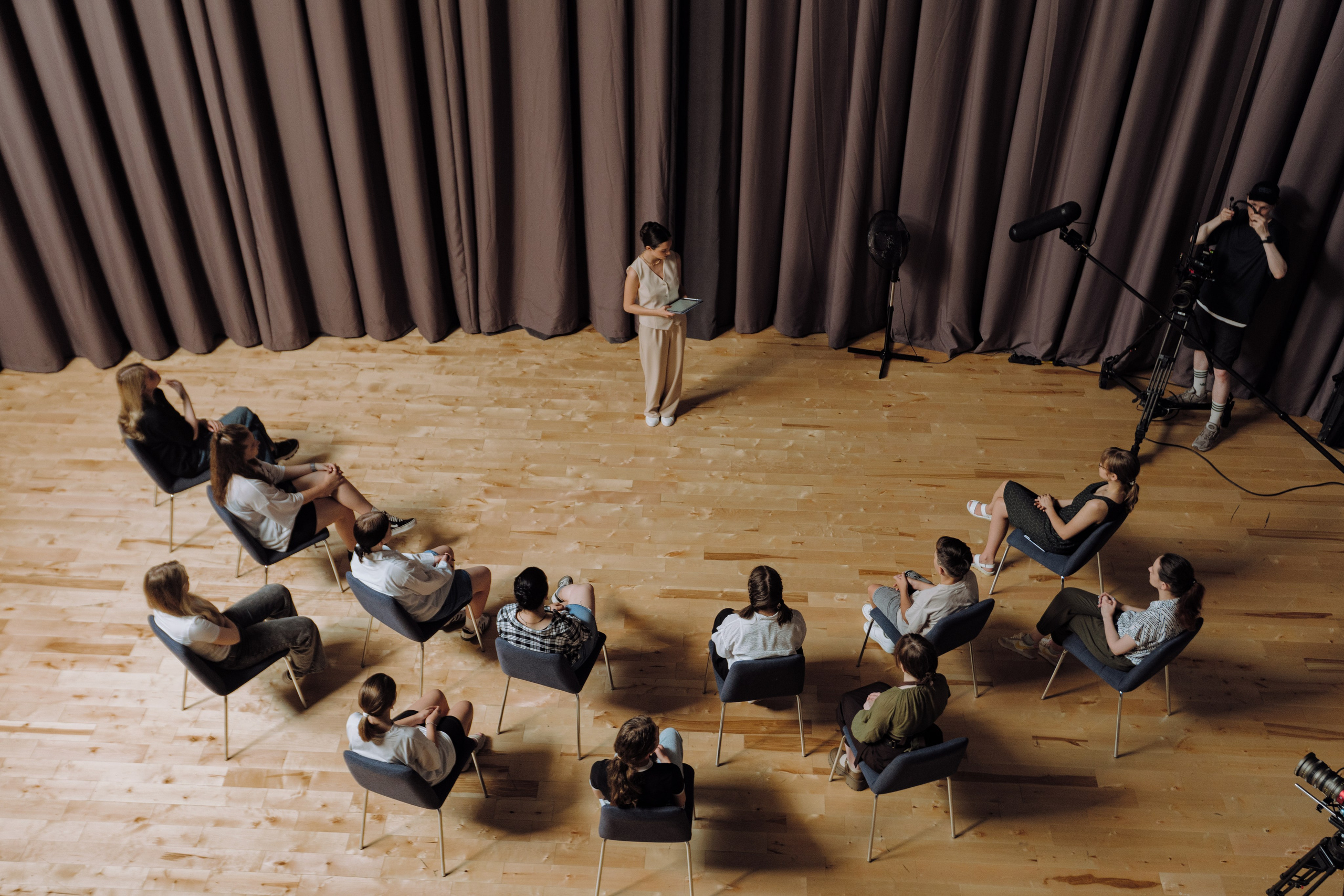 Женя Медведева / Уроки истории. Творческий и репортажный фотограф в Москве Клим Долгов