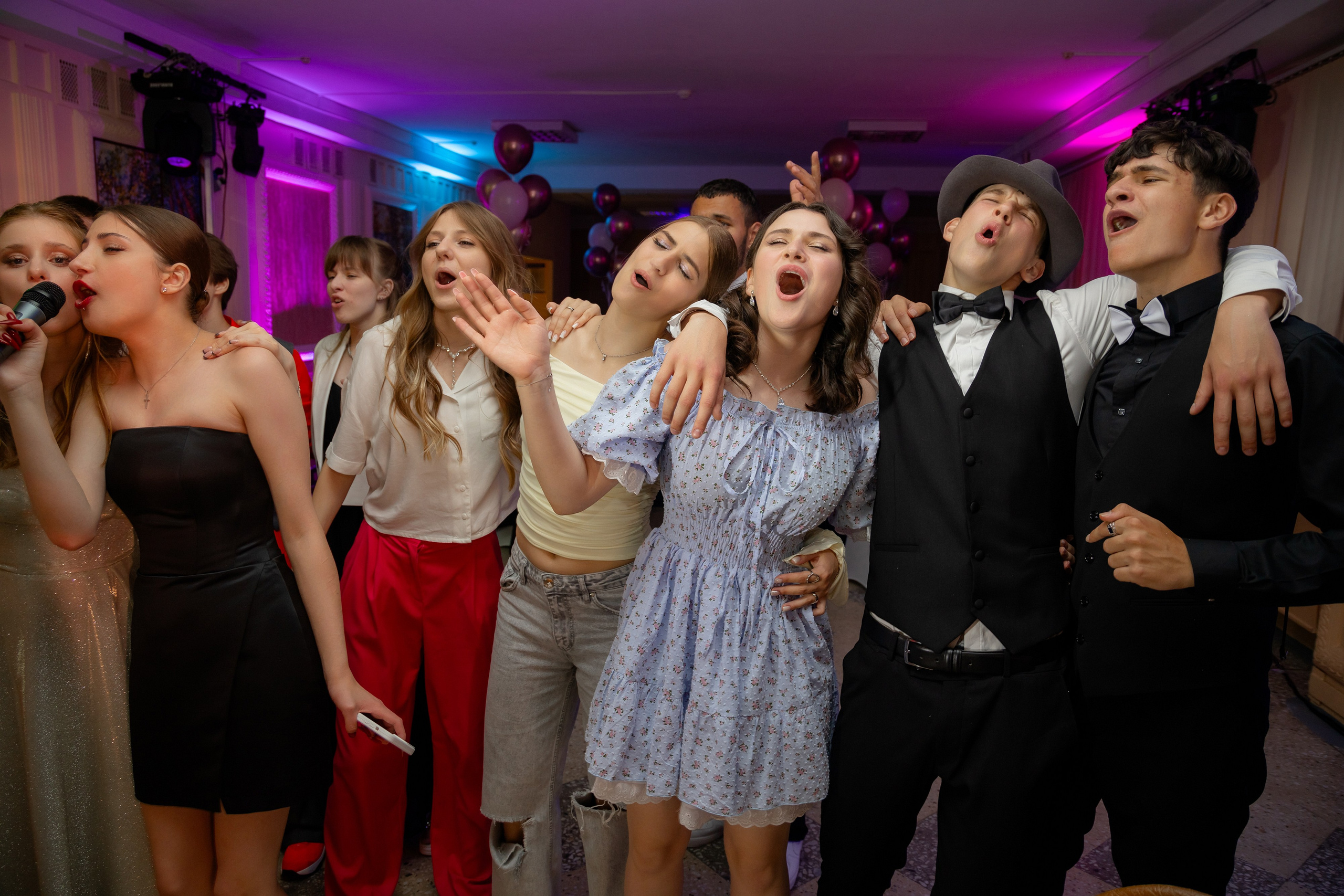 Школьный выпускной 2024 год в Соколе (Минск). Свадебный фотограф в Минске/Беларуси Сергей Спиридонов