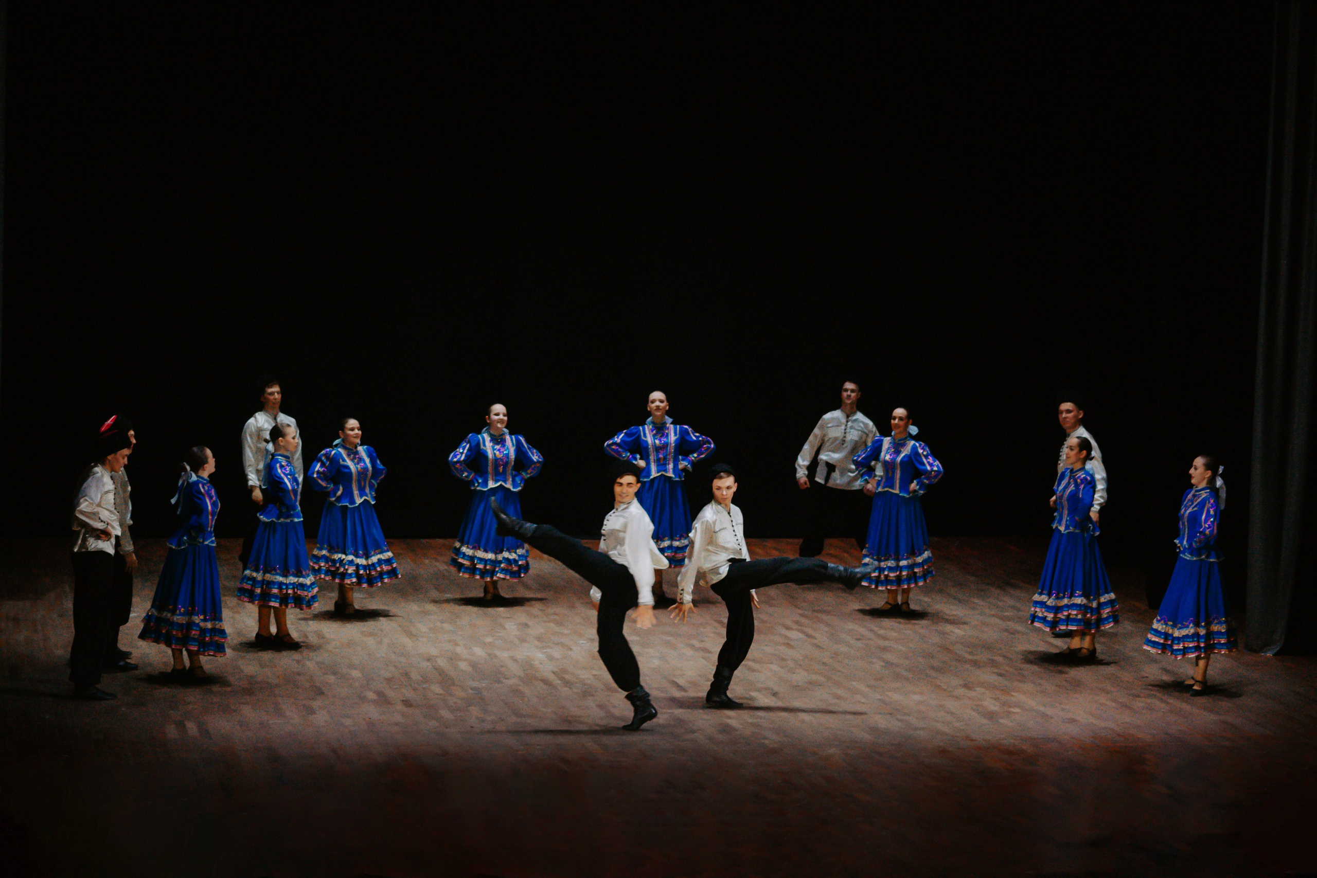 «Уральский сувенир». Концерт танцевальной студии. Фотограф в Челябинске Ополихина Анна