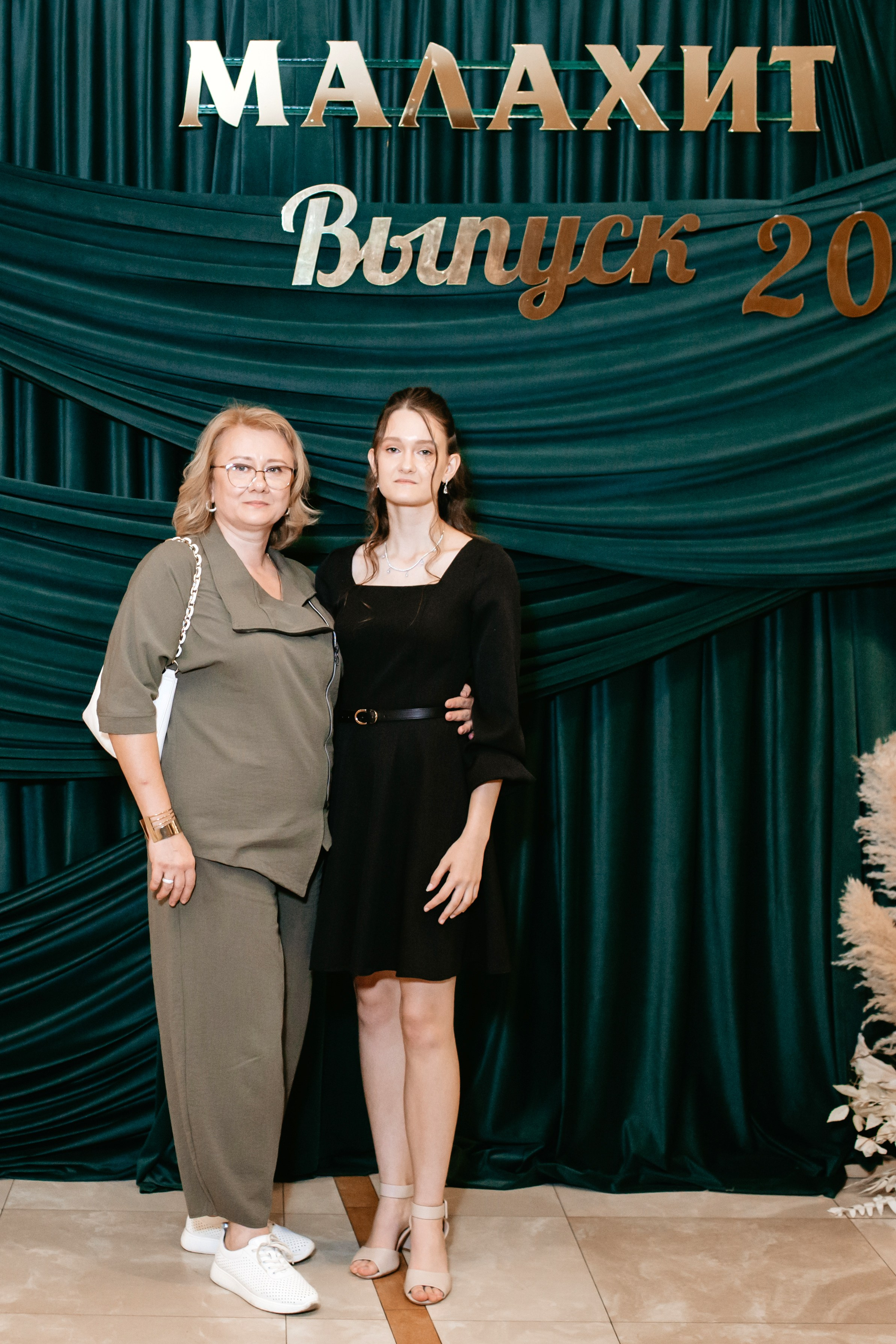 Выпускной 2025 (9класс) 124 школа. Фотограф в Челябинске Ополихина Анна