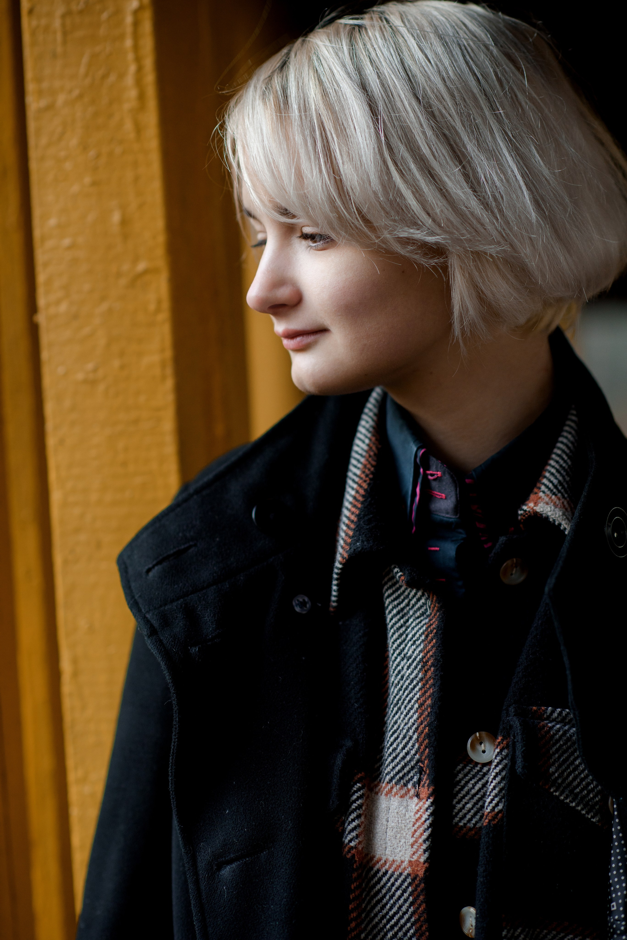 Фотосессия девочки подростка в осеннем саду. Главная