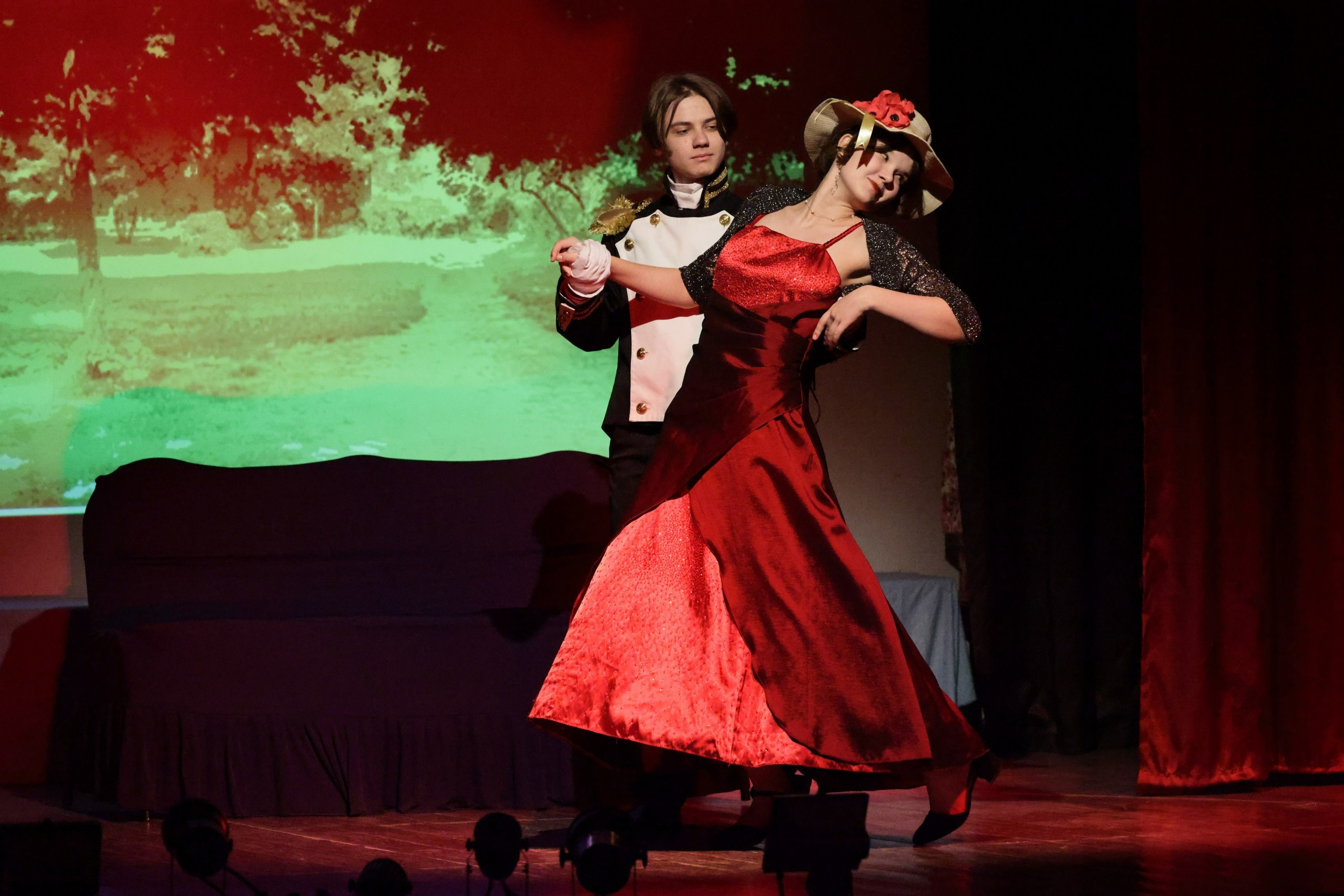 Фотографии "Соломенная шляпка"