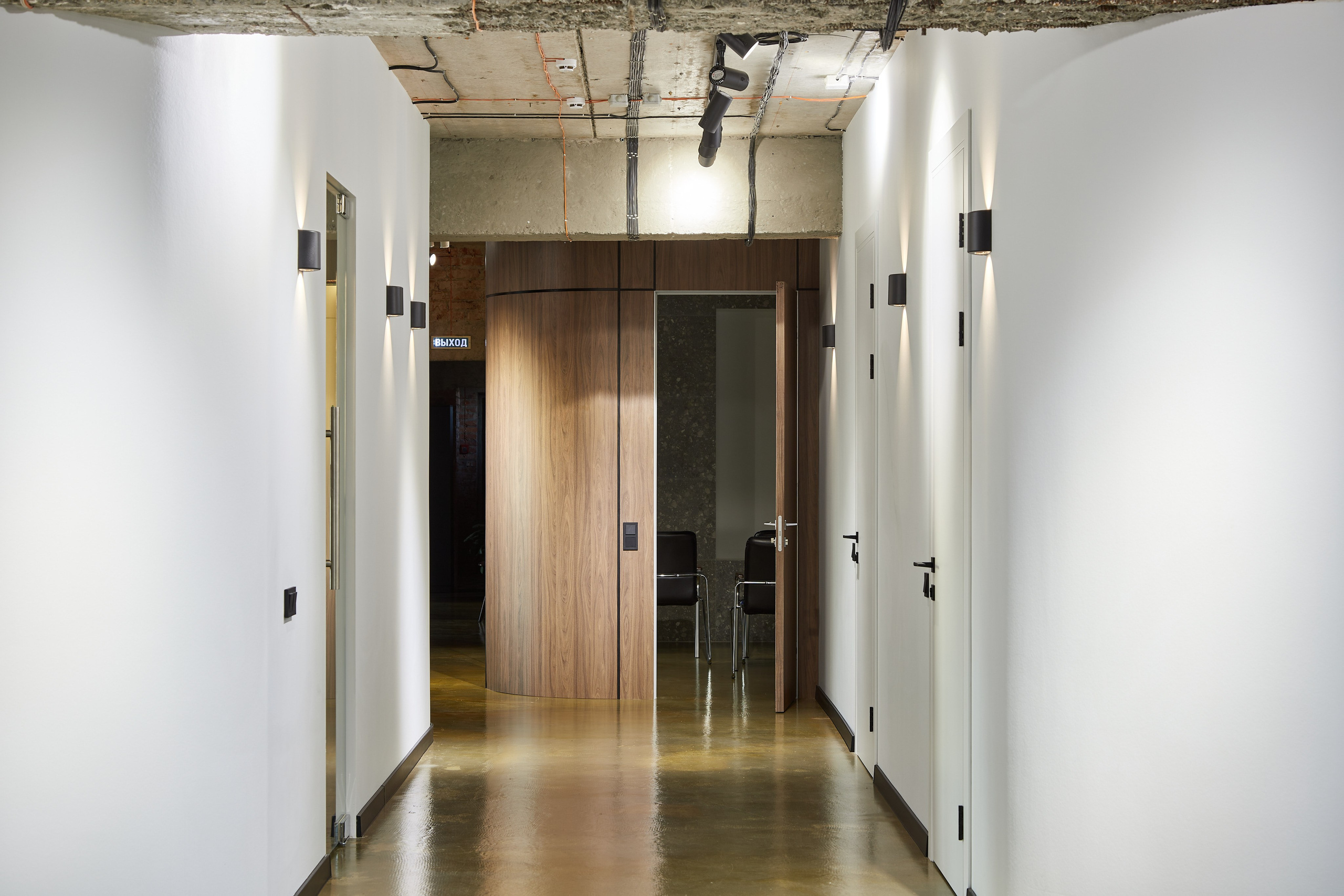 Реализованный проект офиса дизайнера Прасковьи Шевченко. Интерьерный фотограф Краснодар. Галина Ладыгина