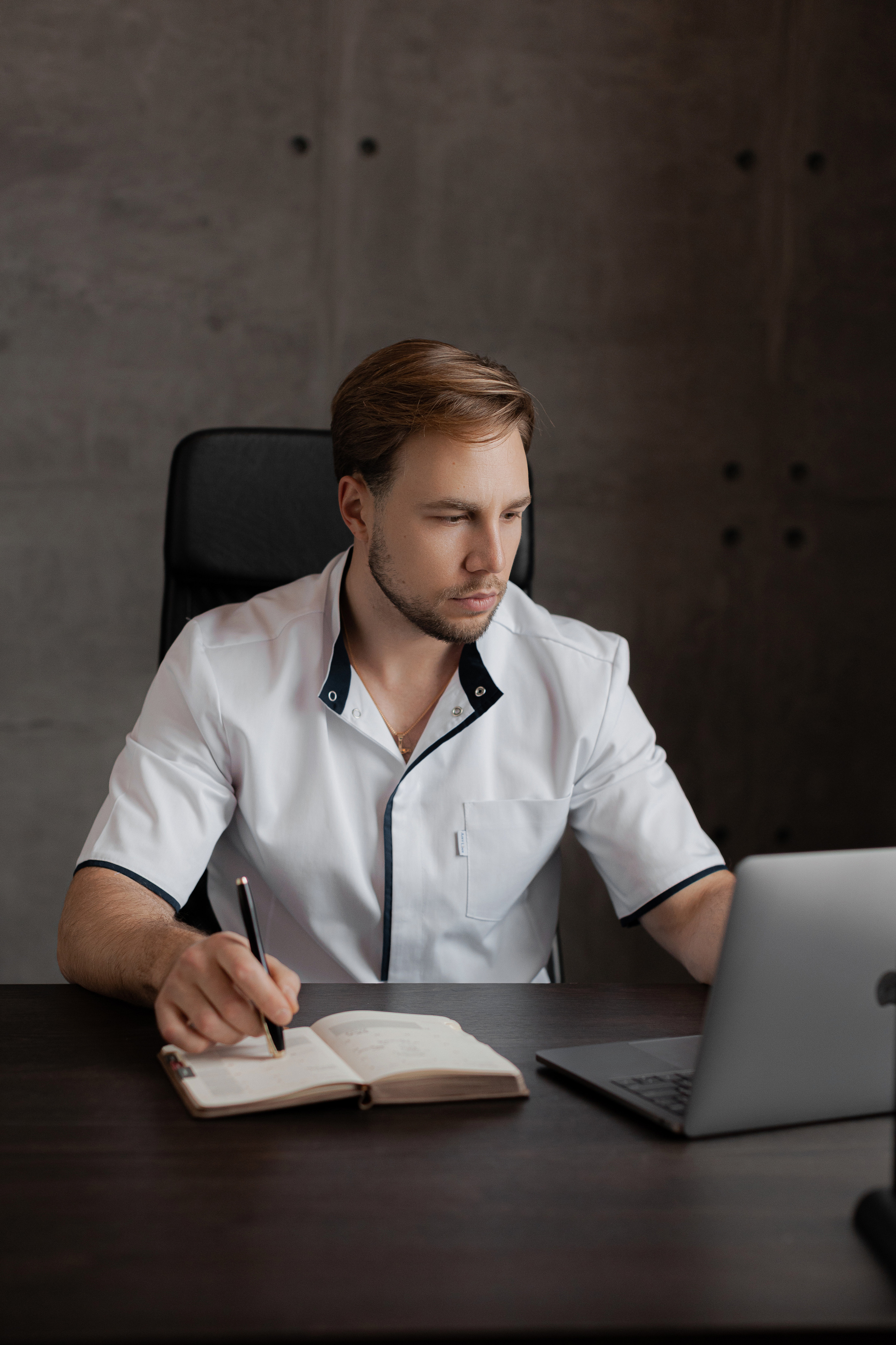 Травматолог — Ортопед. Фотограф Анастасия Пинчук