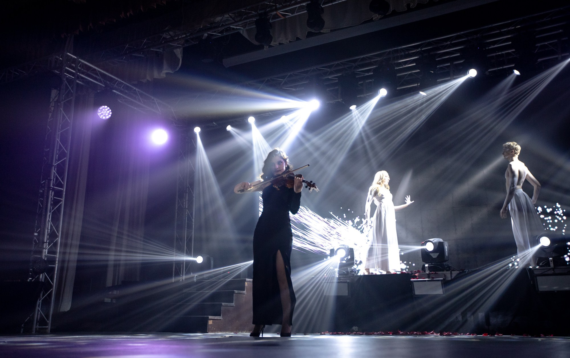 Конкурс красоты Мисс КубГУ 2022. Репортажный, промышленный и маркетплейс-фотограф Дмитрий Чернат